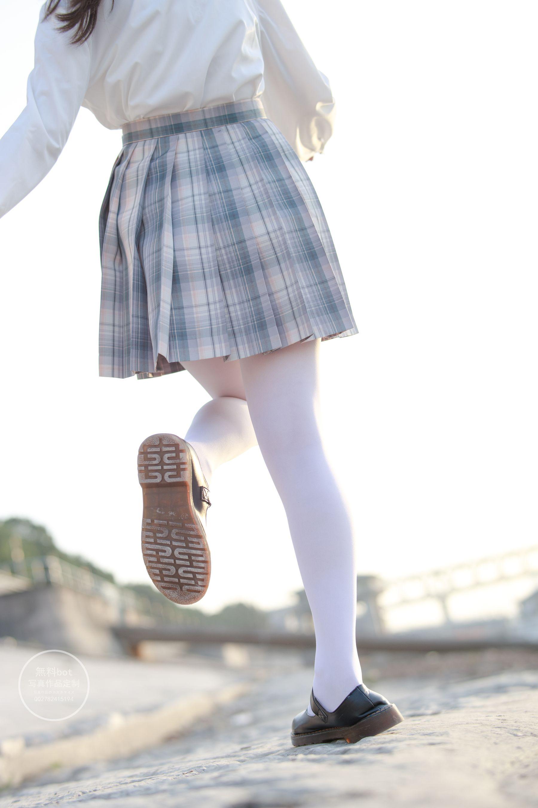 森萝财团写真 有料 NO.012 吸吸&匿名 [80P]插图6