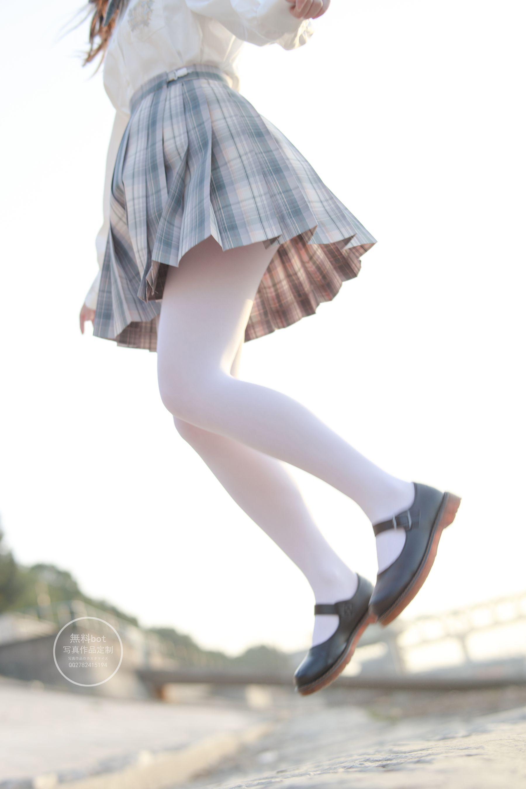 森萝财团写真 有料 NO.012 吸吸&匿名 [80P]插图8