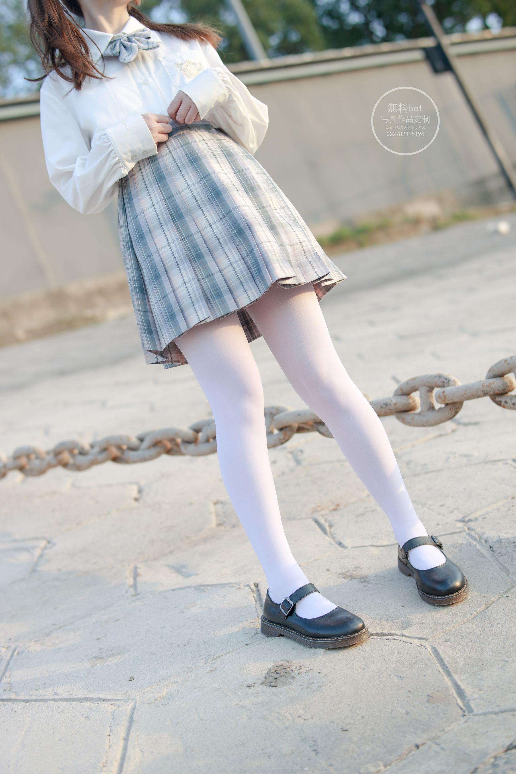森萝财团写真 有料 NO.012 吸吸&匿名 [80P]插图3