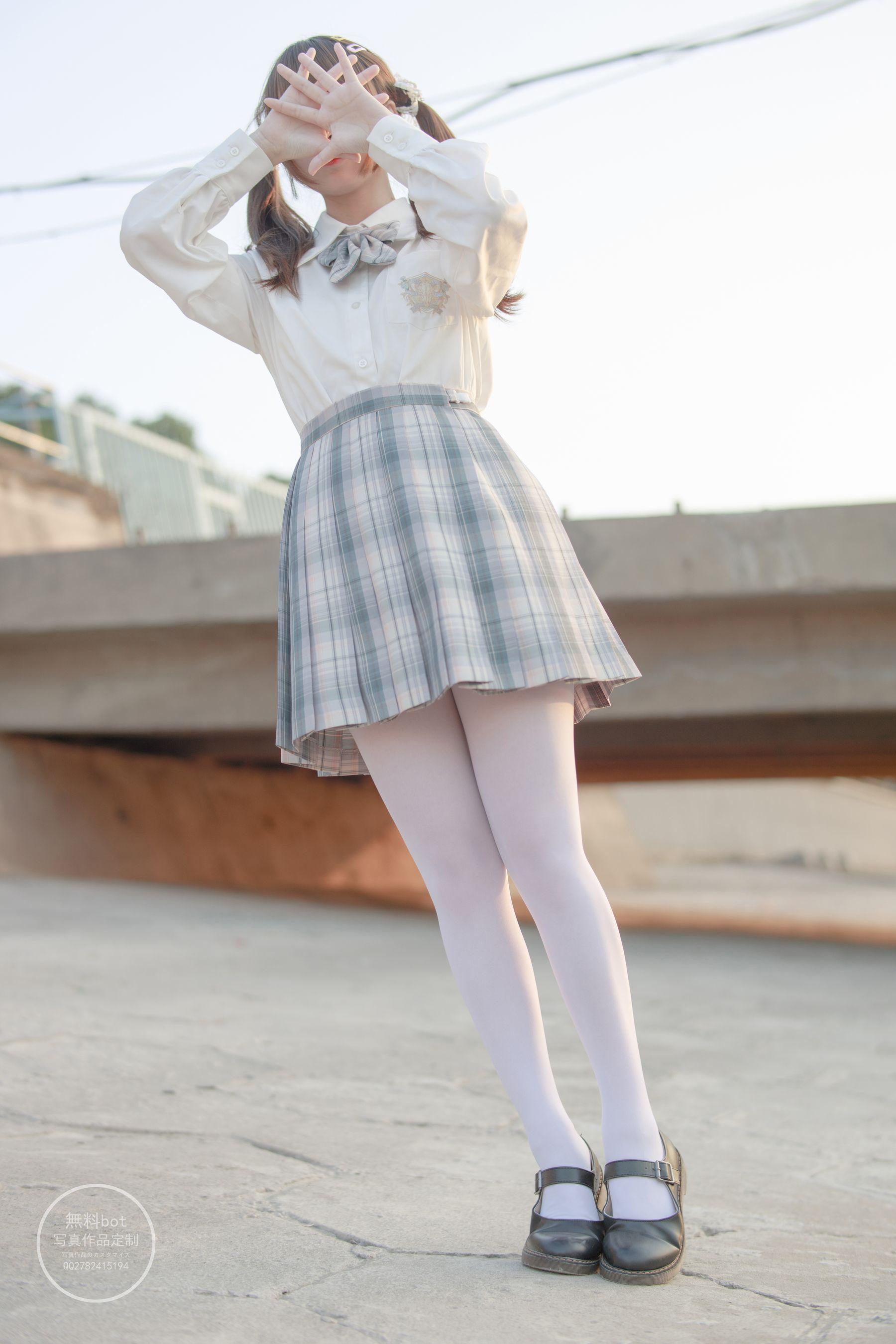 森萝财团写真 有料 NO.012 吸吸&匿名 [80P]插图4