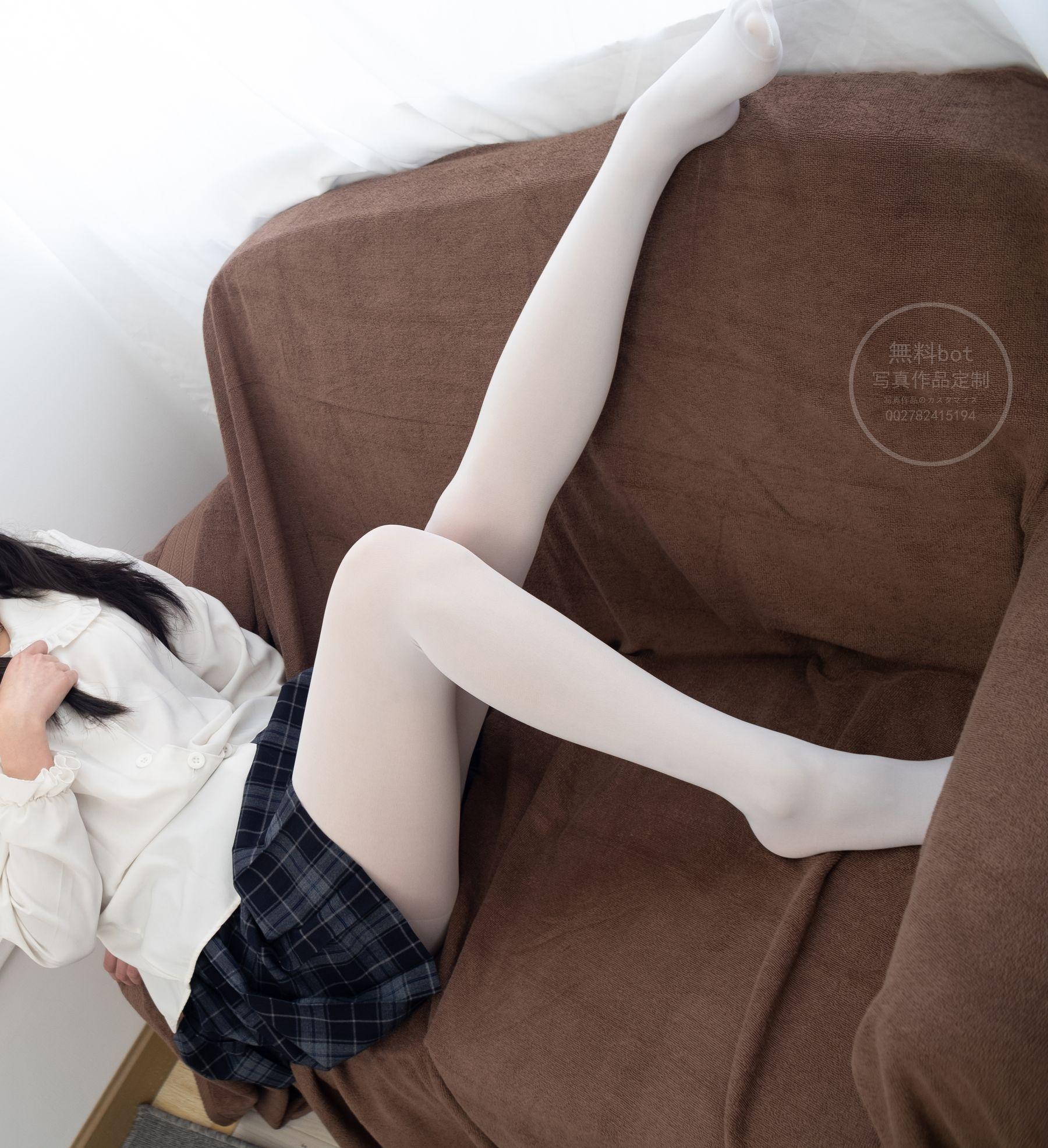 森萝财团写真 有料 NO.018 吸吸 白丝少女的百褶裙 [71P]插图3