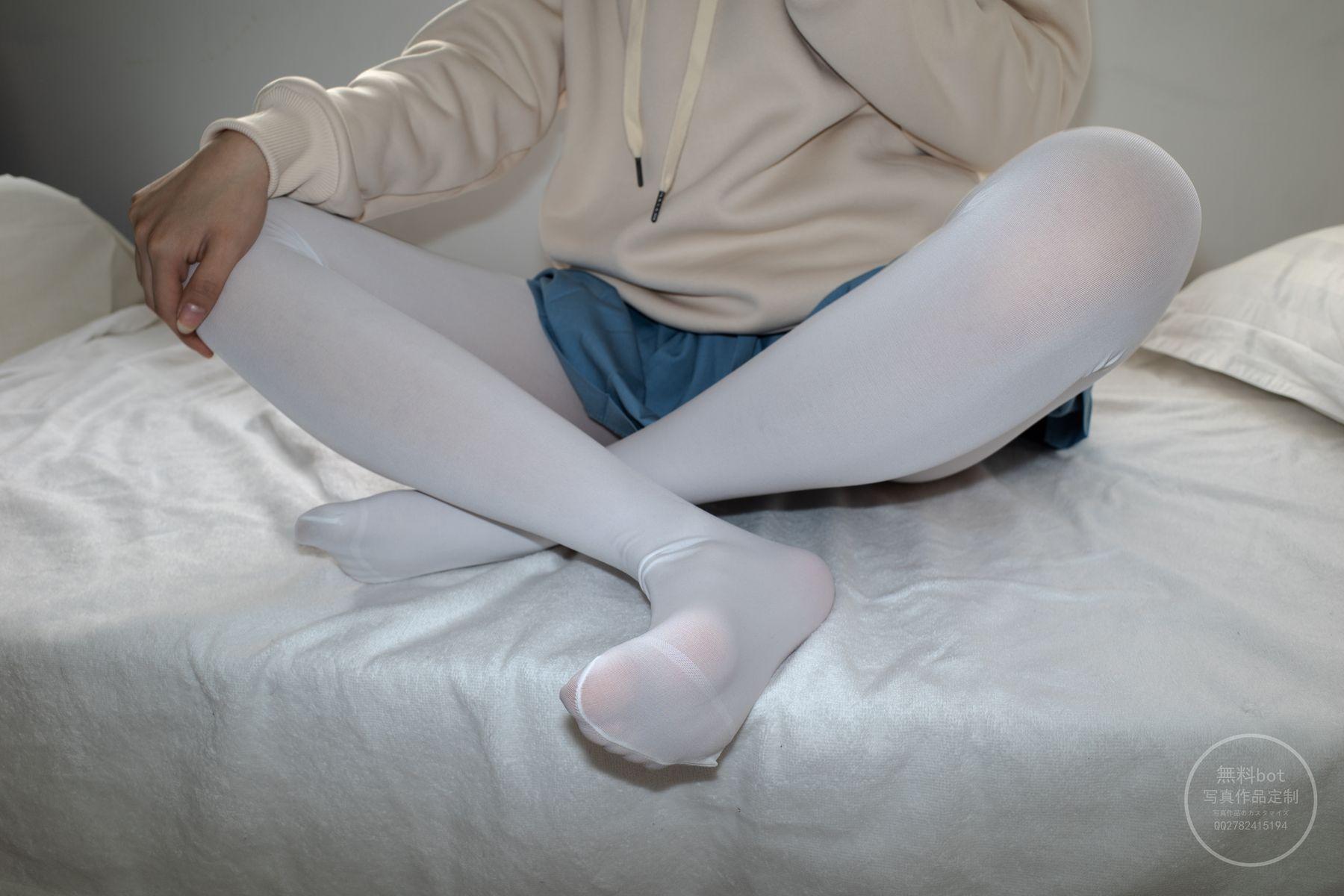 森萝财团写真 有料 NO.024 小香 阴暗小房间里的白丝双马尾萝莉 [84P]插图7