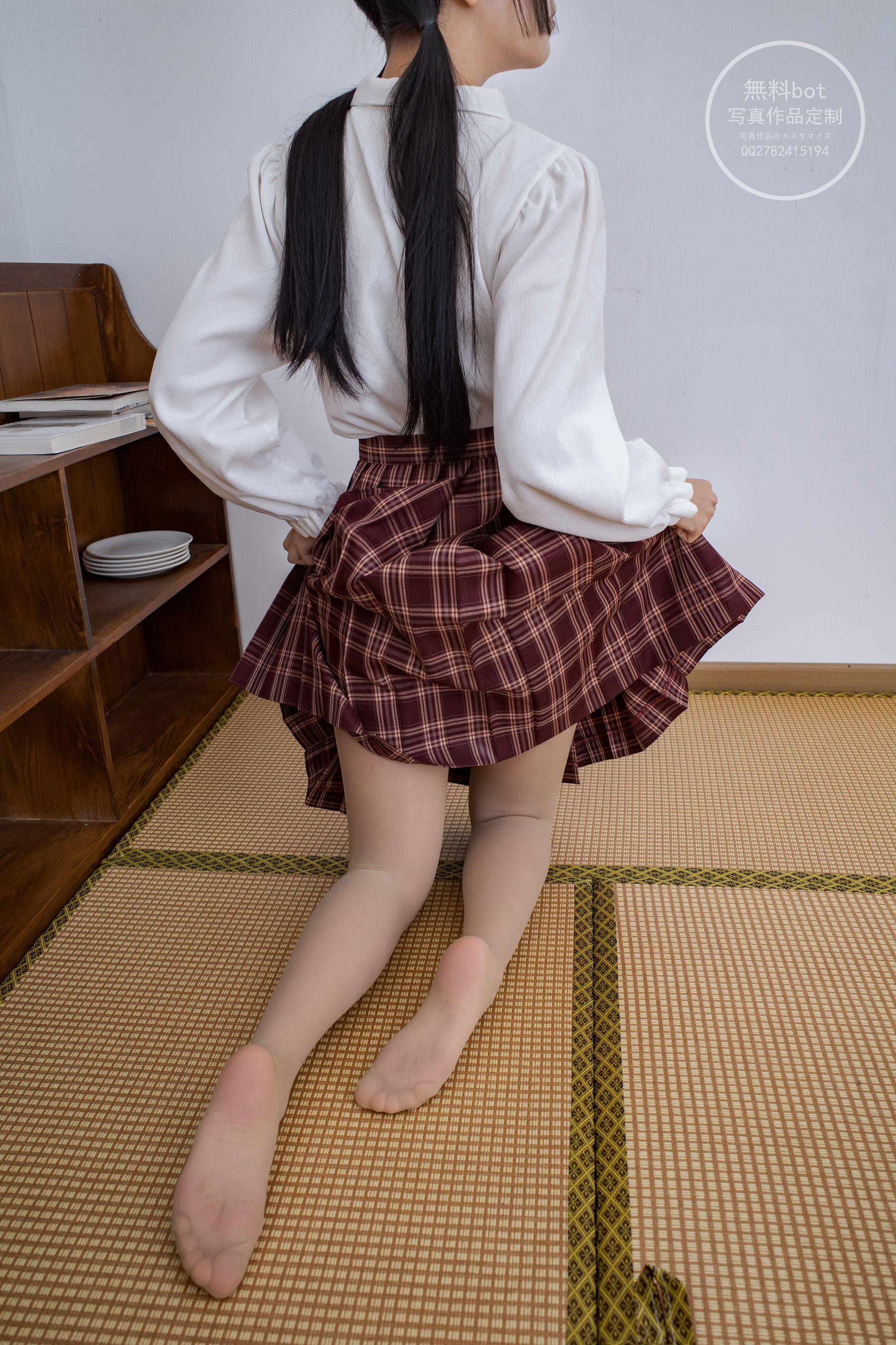 森萝财团写真 有料 NO.003 依依 肉丝百褶小红裙 [95P]插图8