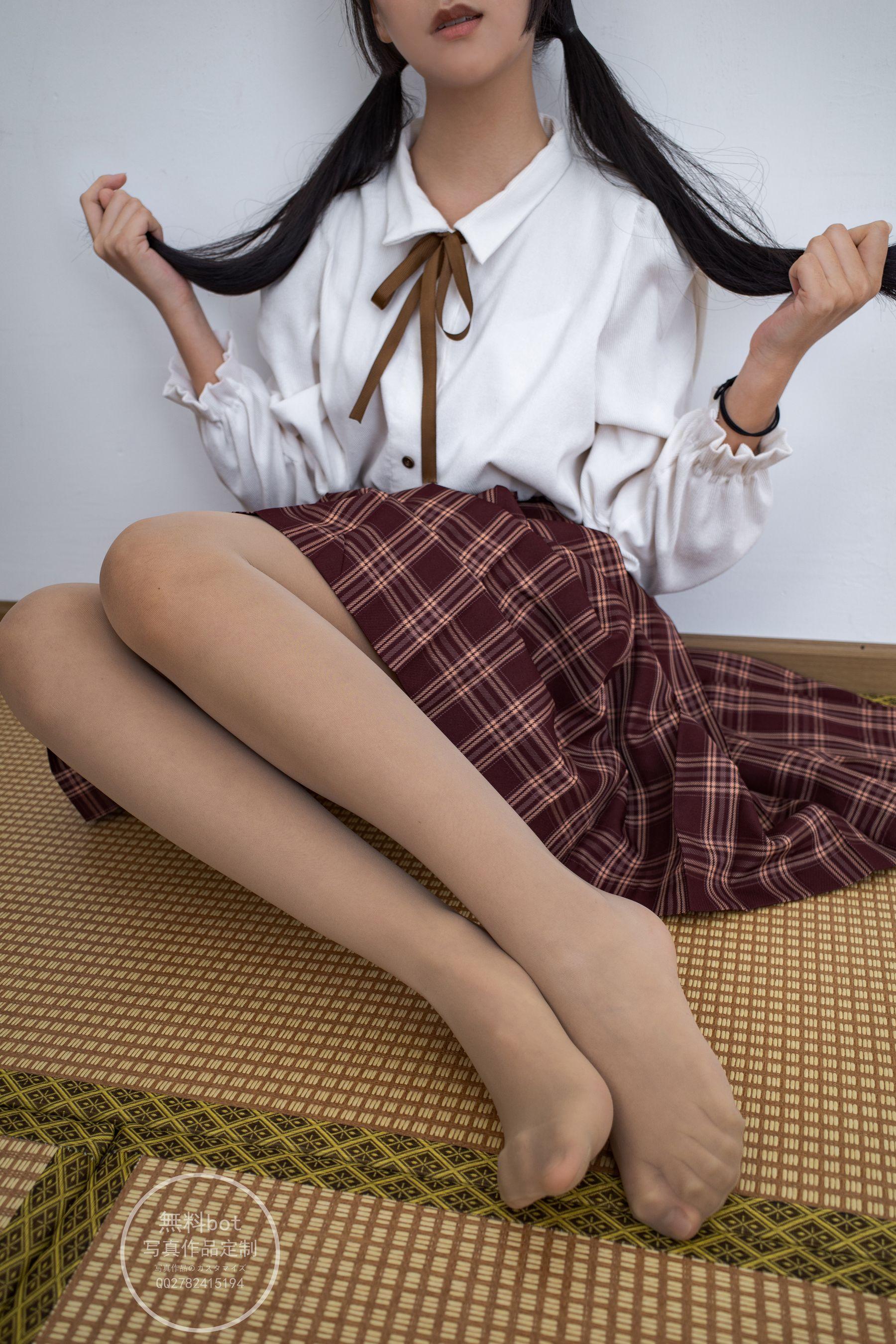 森萝财团写真 有料 NO.003 依依 肉丝百褶小红裙 [95P]插图9