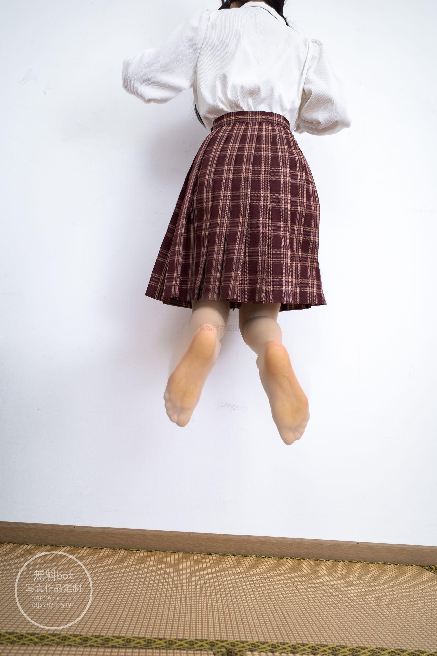 森萝财团写真 有料 NO.003 依依 肉丝百褶小红裙 [95P]插图5