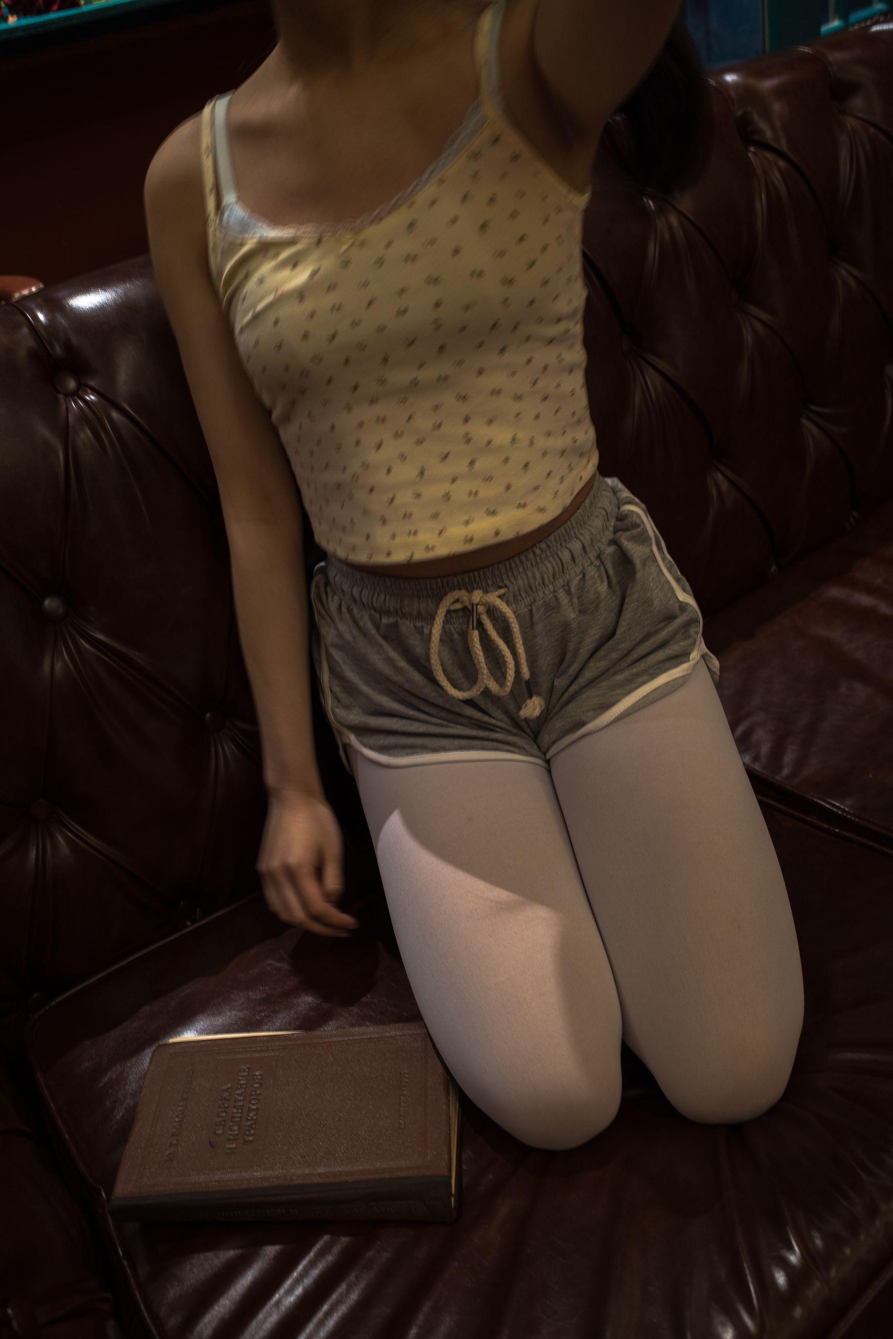 森萝财团 番外-001 小香 白丝80D [77P]插图8