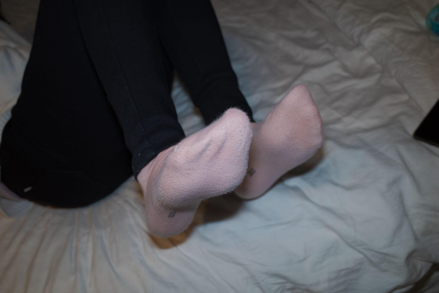 森萝财团 随拍-002 小香 灰丝80D [92P]插图1