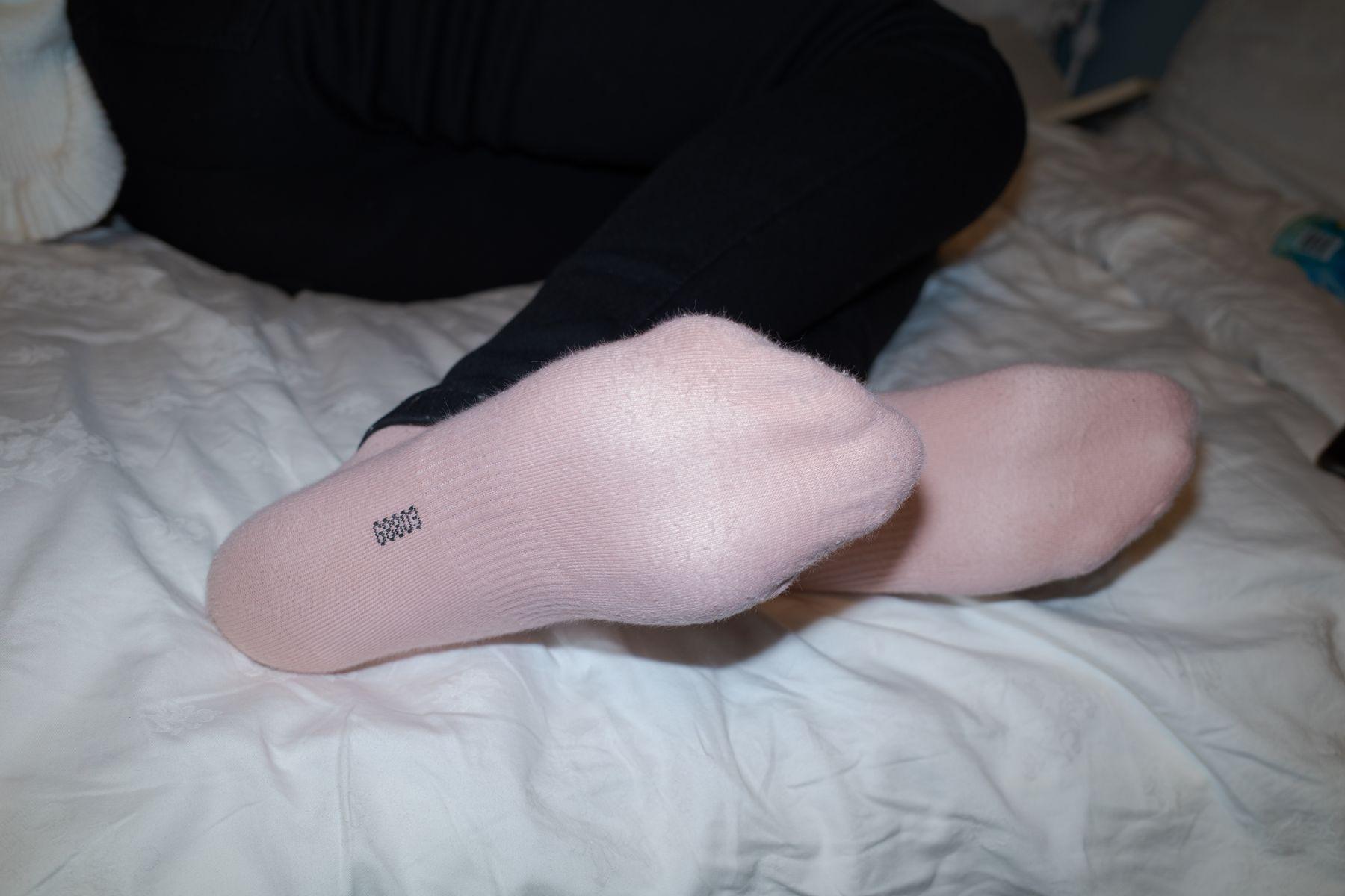 森萝财团 随拍-002 小香 灰丝80D [92P]插图2