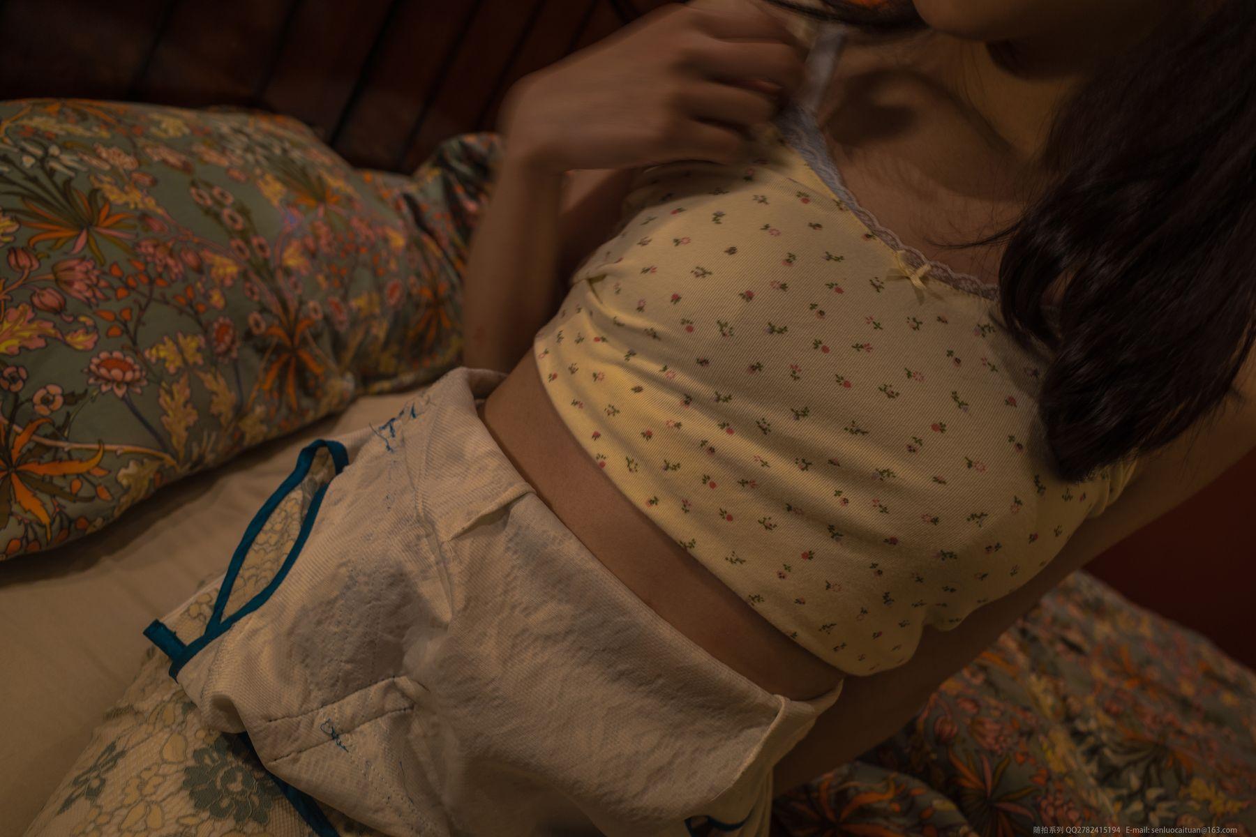 森萝财团 随拍-001 小香 白丝80D [77P]插图9