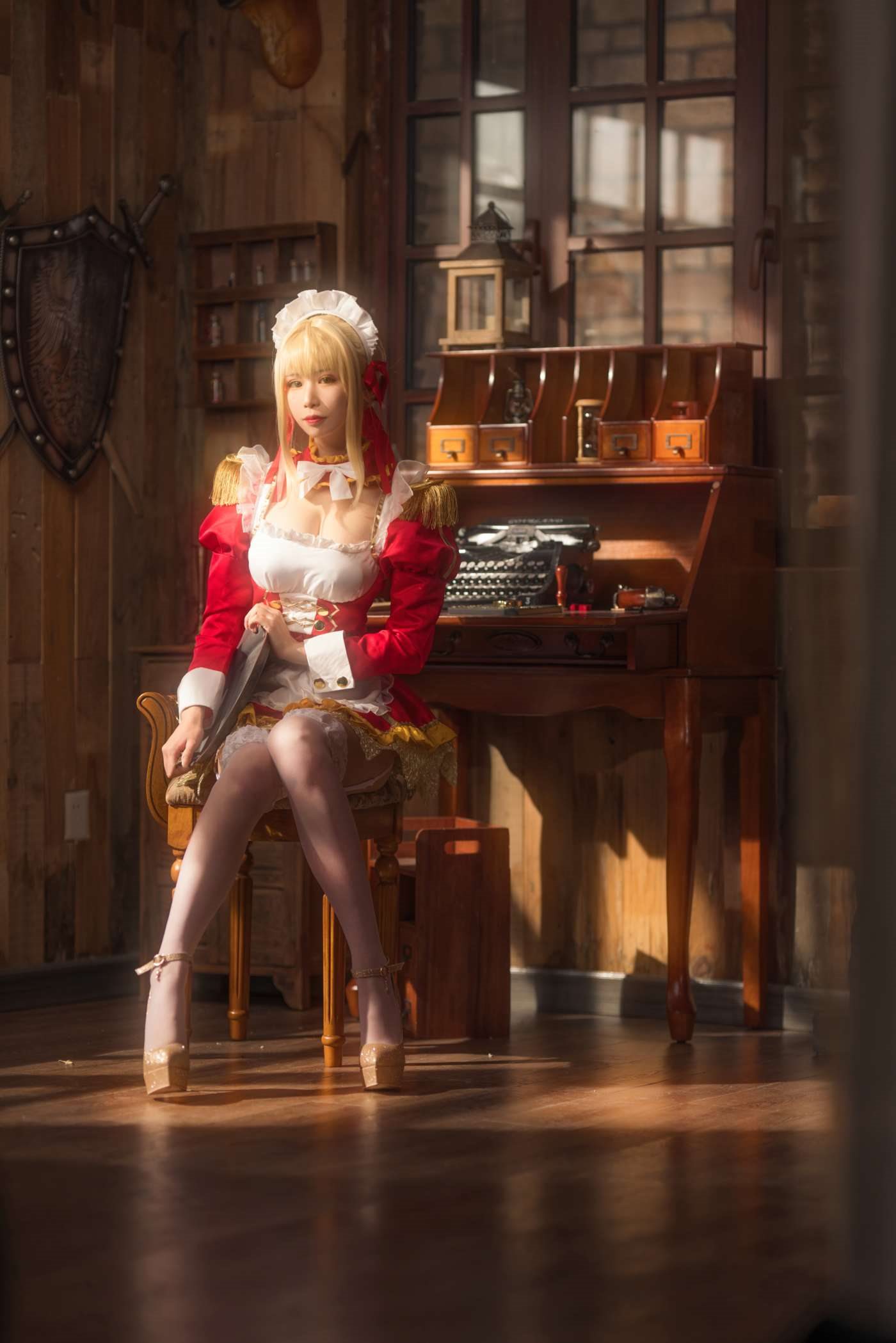 爱老师_PhD  尼禄YD女仆 [18P]插图1
