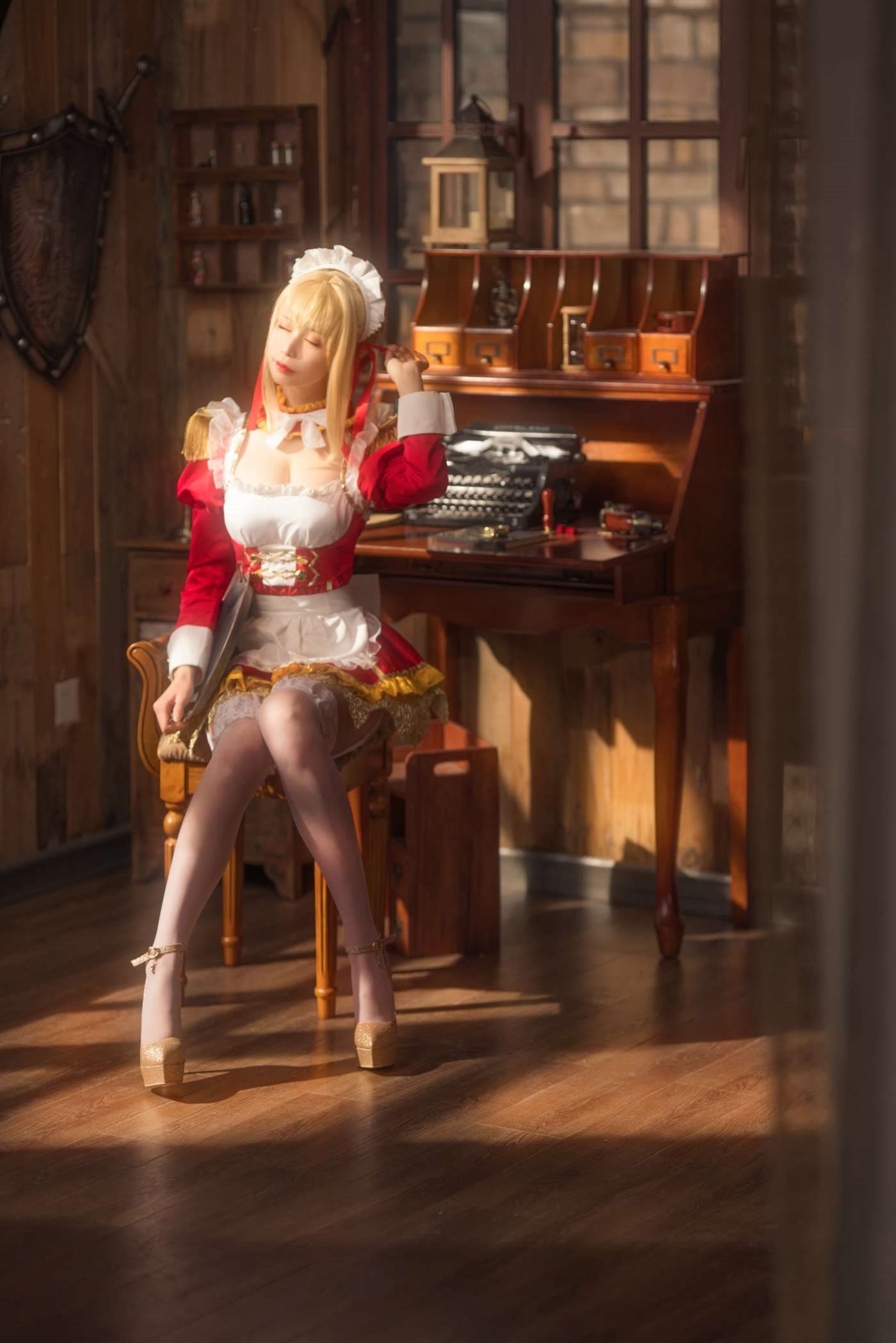 爱老师_PhD  尼禄YD女仆 [18P]插图4