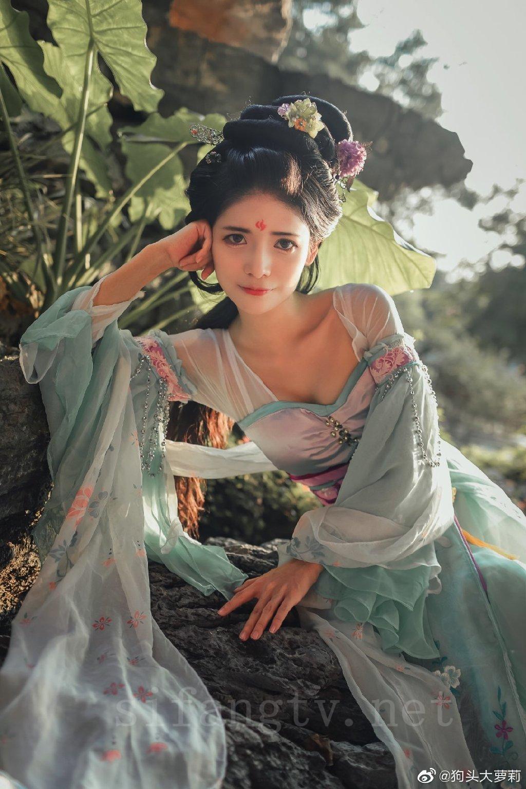 狗头大萝莉 COS合集[218P]插图1