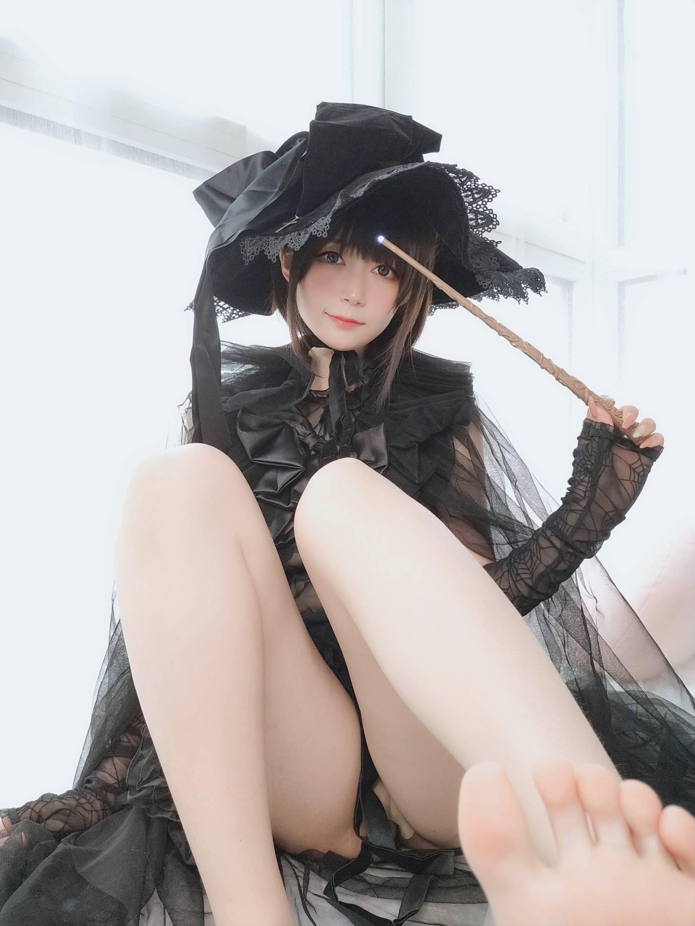 白银81 – 自撮り Vol.44 见习魔女 [126P]插图2