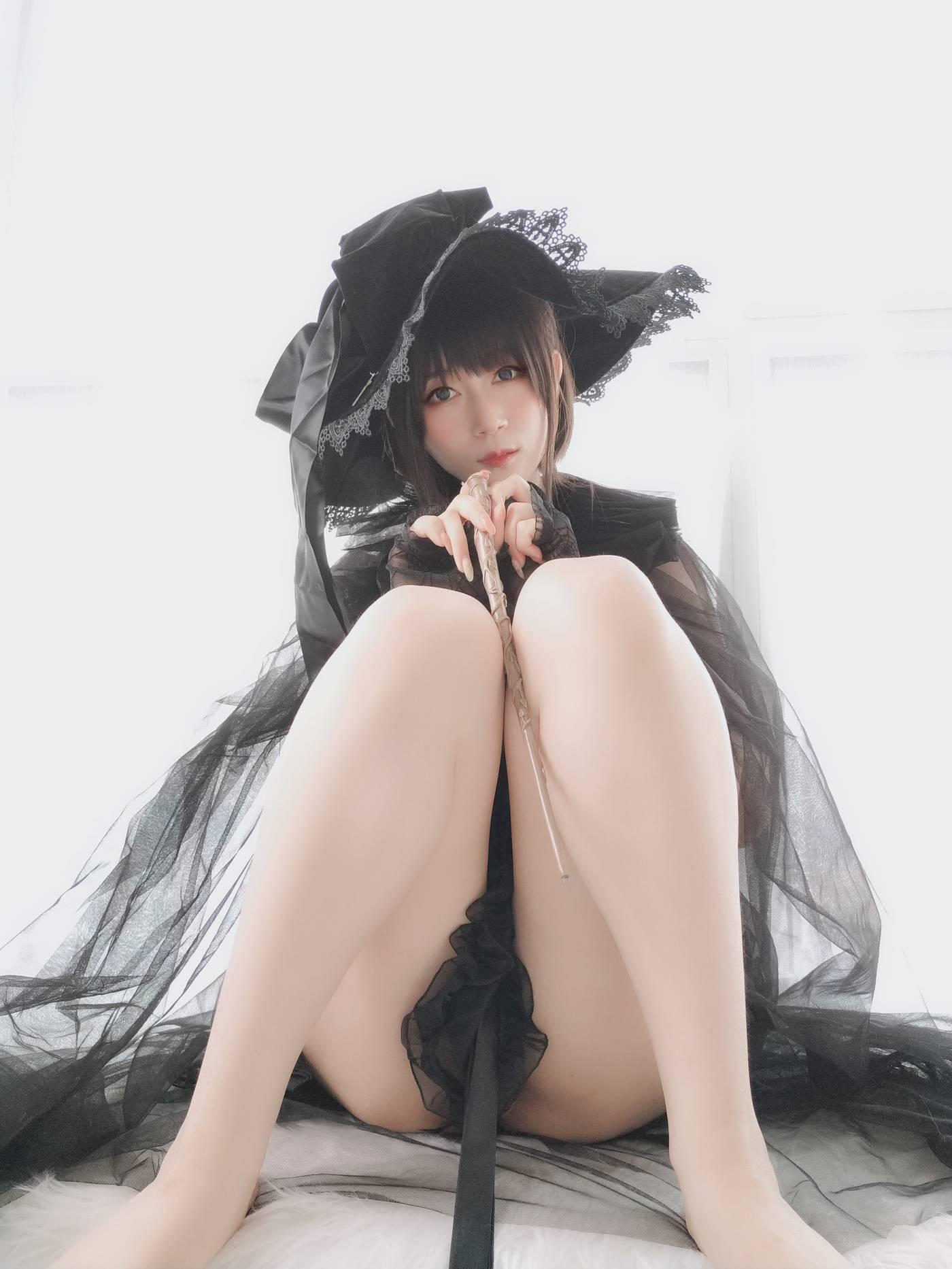 白银81 – 自撮り Vol.44 见习魔女 [126P]插图1
