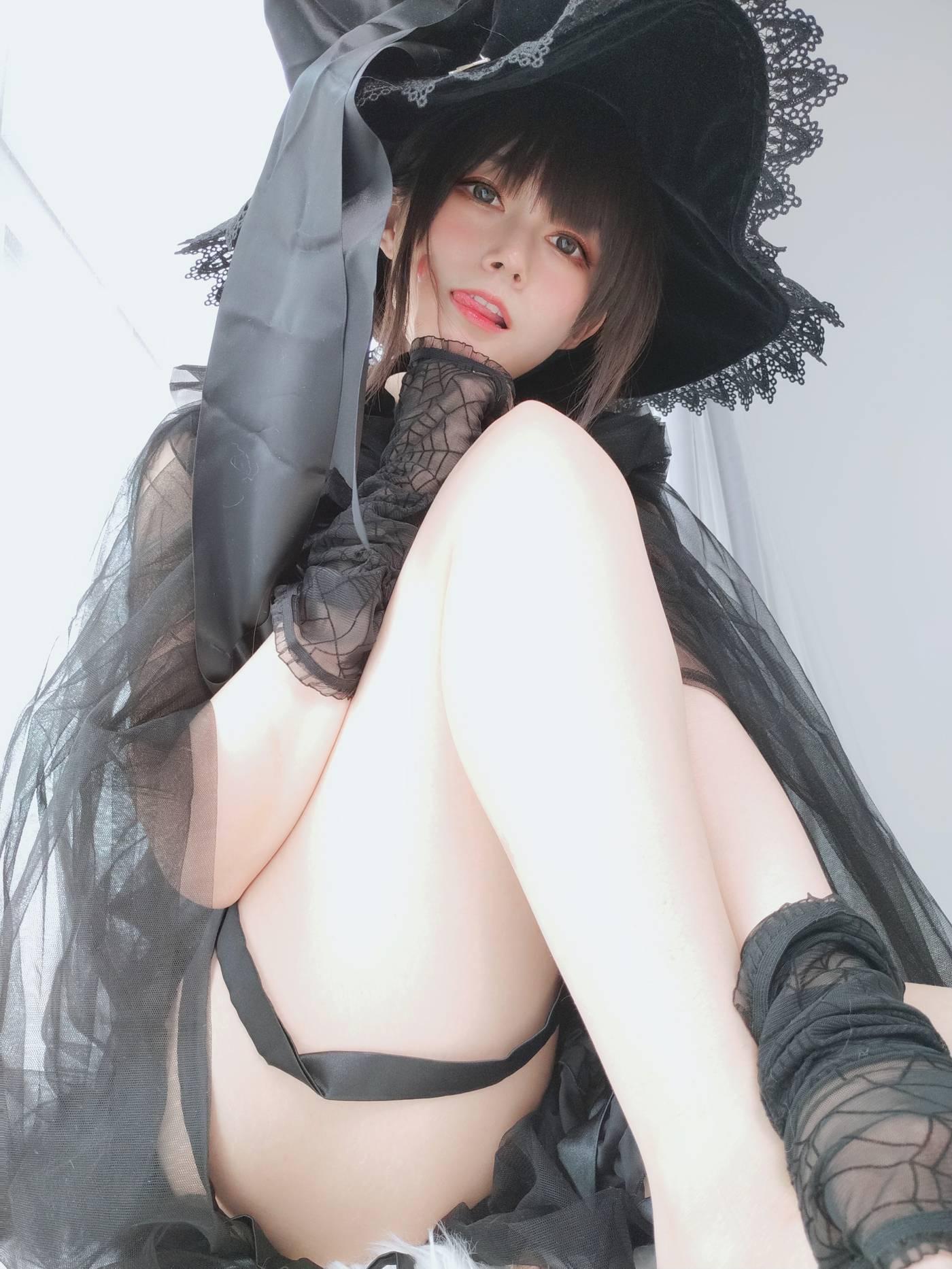 白银81 – 自撮り Vol.44 见习魔女 [126P]插图1
