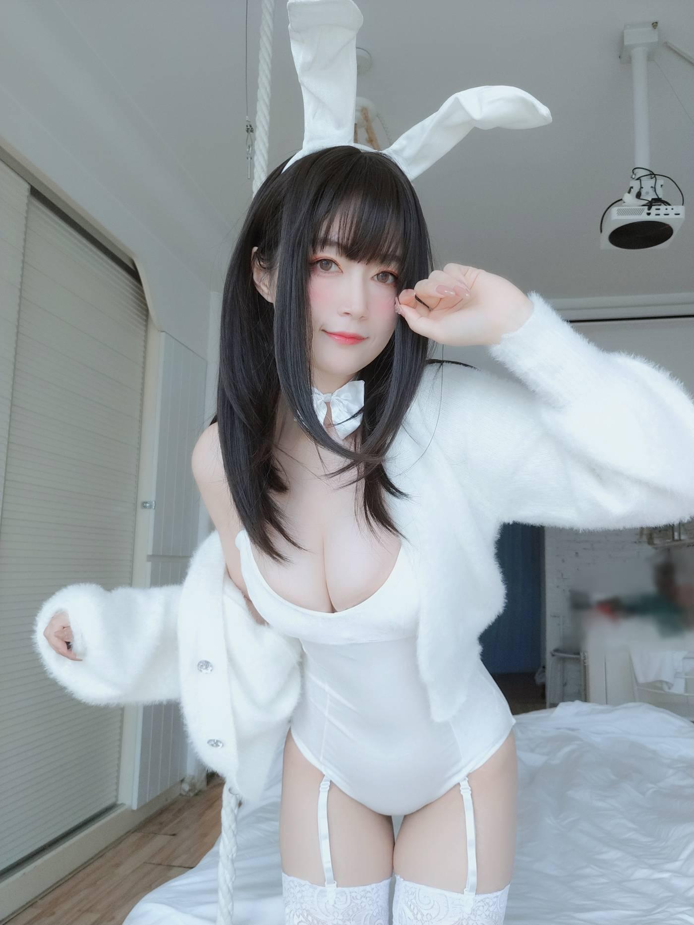 白银81 – 自撮り Vol.52 白丝兔子 [109P]插图1