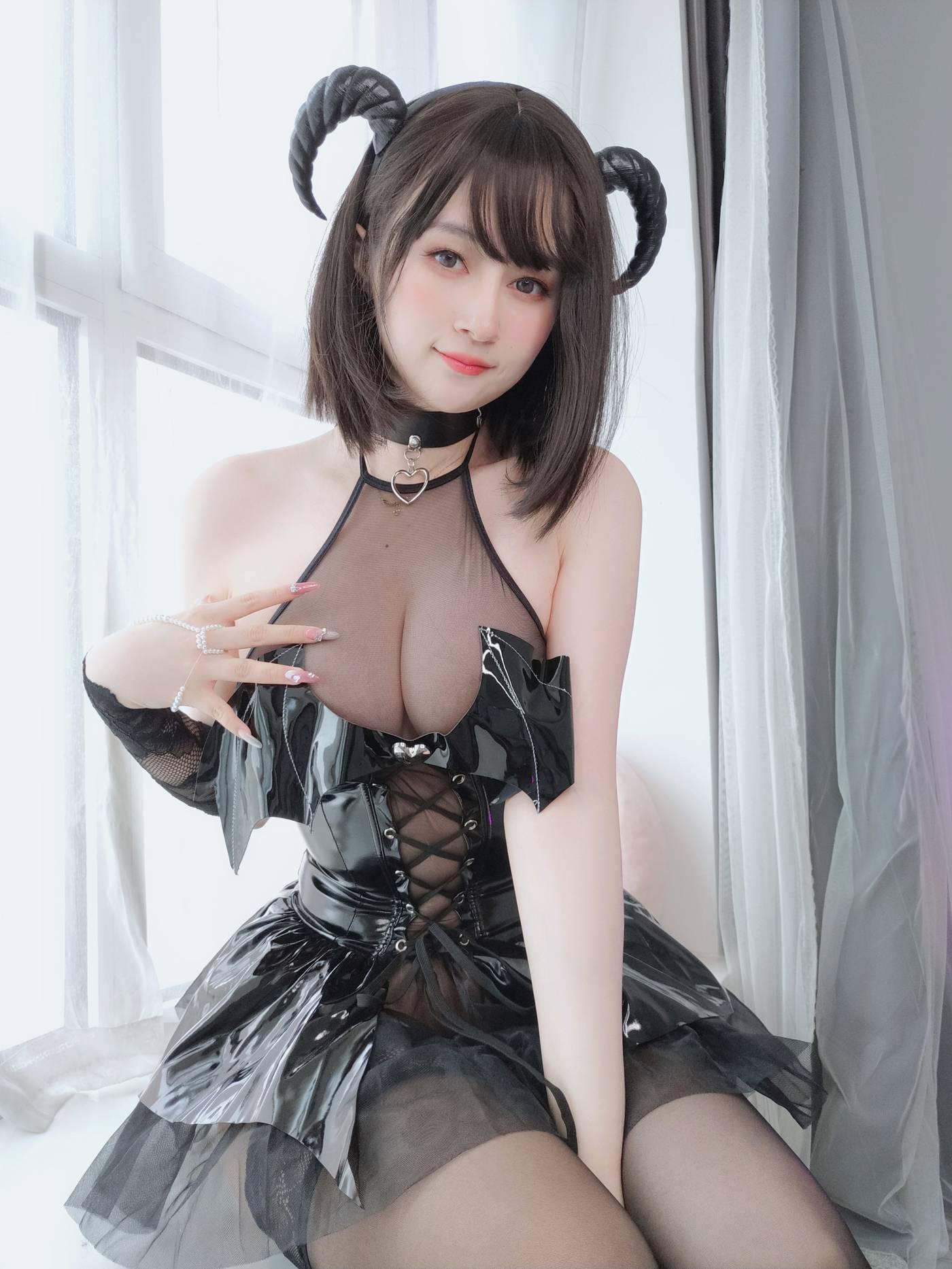 白银81 – NO.86 2022年12月会员部分合集 (31期) -20221228【白银81】魅魔[15p-40M][15P]插图1