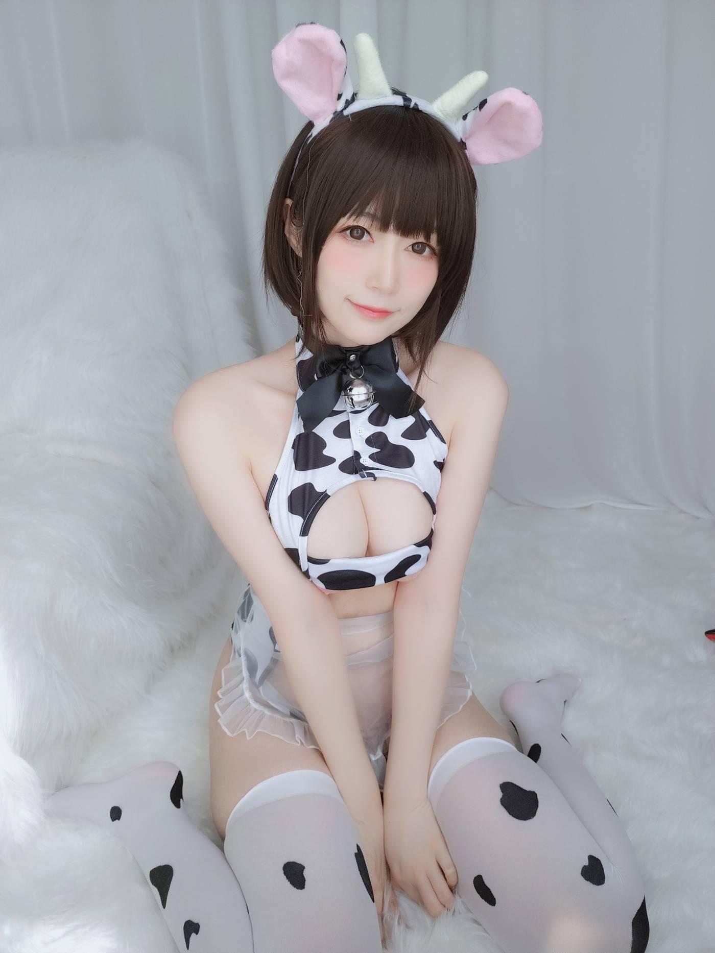白银81 – 自撮り Vol.46 可爱奶牛 [100P]插图