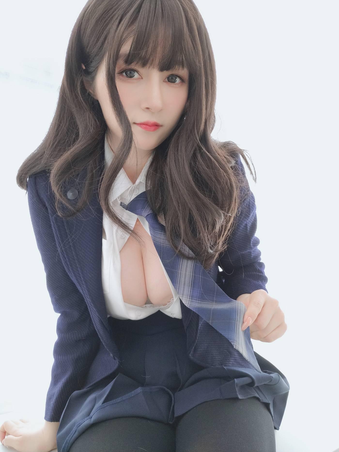 白银81 – NO.81 2022年03月会员合集 (全19期) -2022-03-28 衬衫上的第二个扣子不见了[17P]插图3