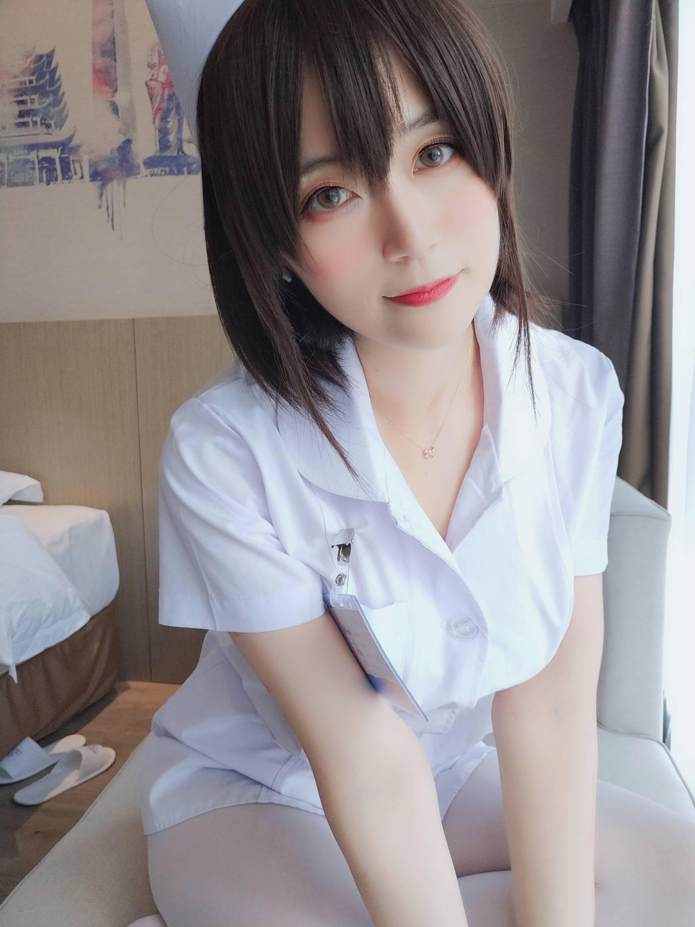 白银81 – NO.13 短发小护士[37P]插图7