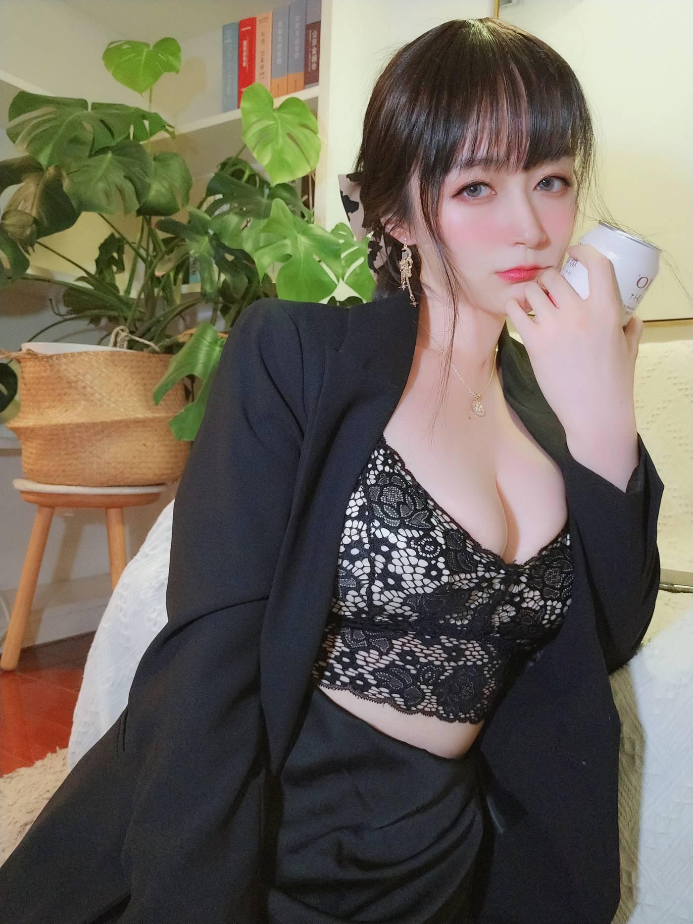 白银81 – NO.50 西服自摄 [70P]插图2