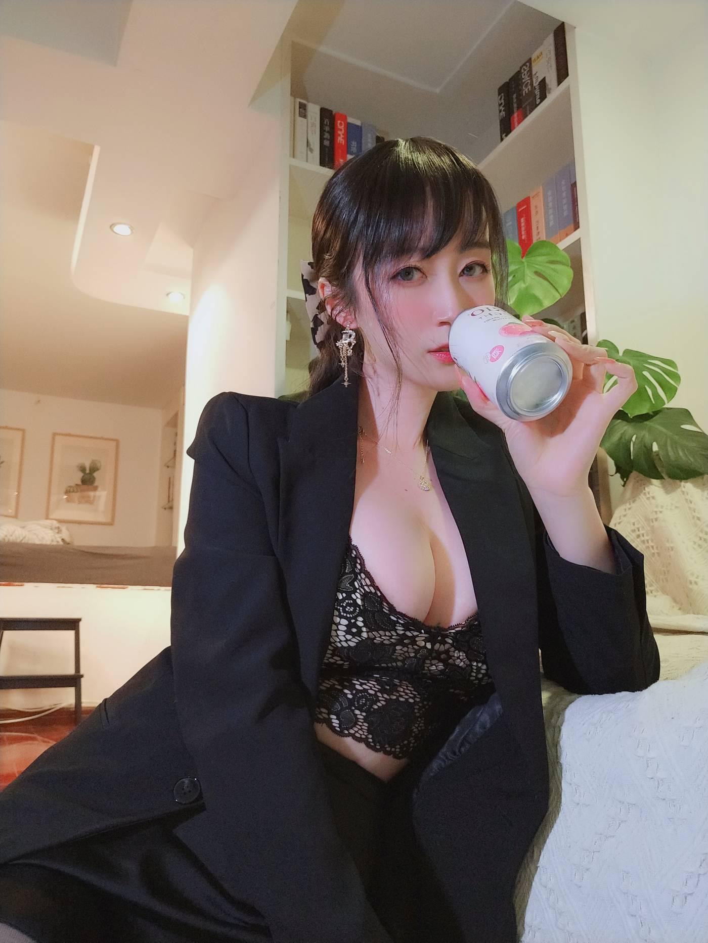 白银81 – NO.50 西服自摄 [70P]插图1