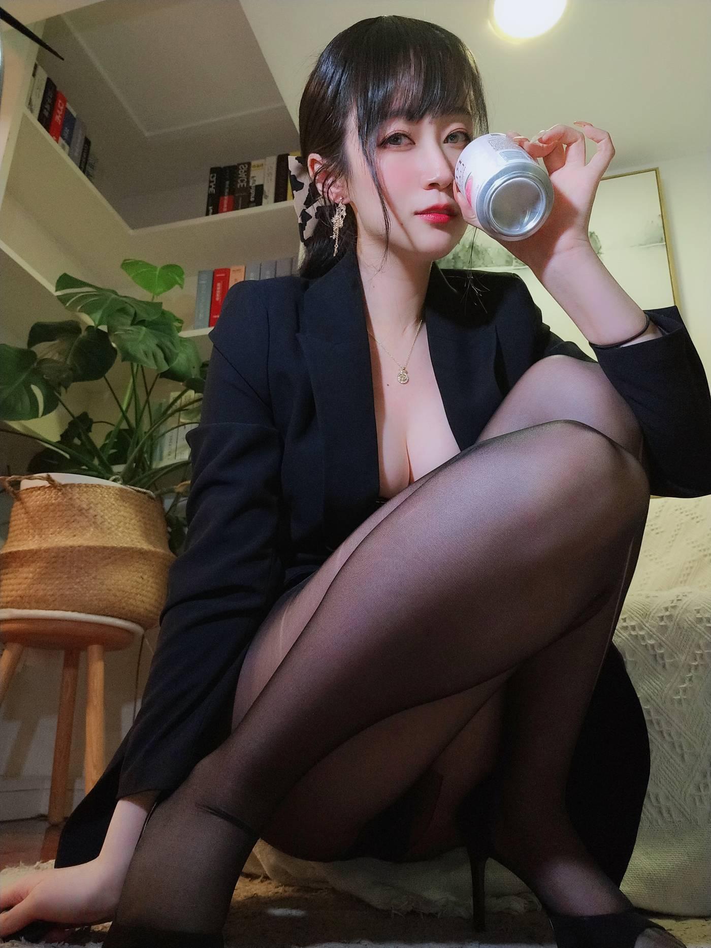 白银81 – NO.50 西服自摄 [70P]插图3