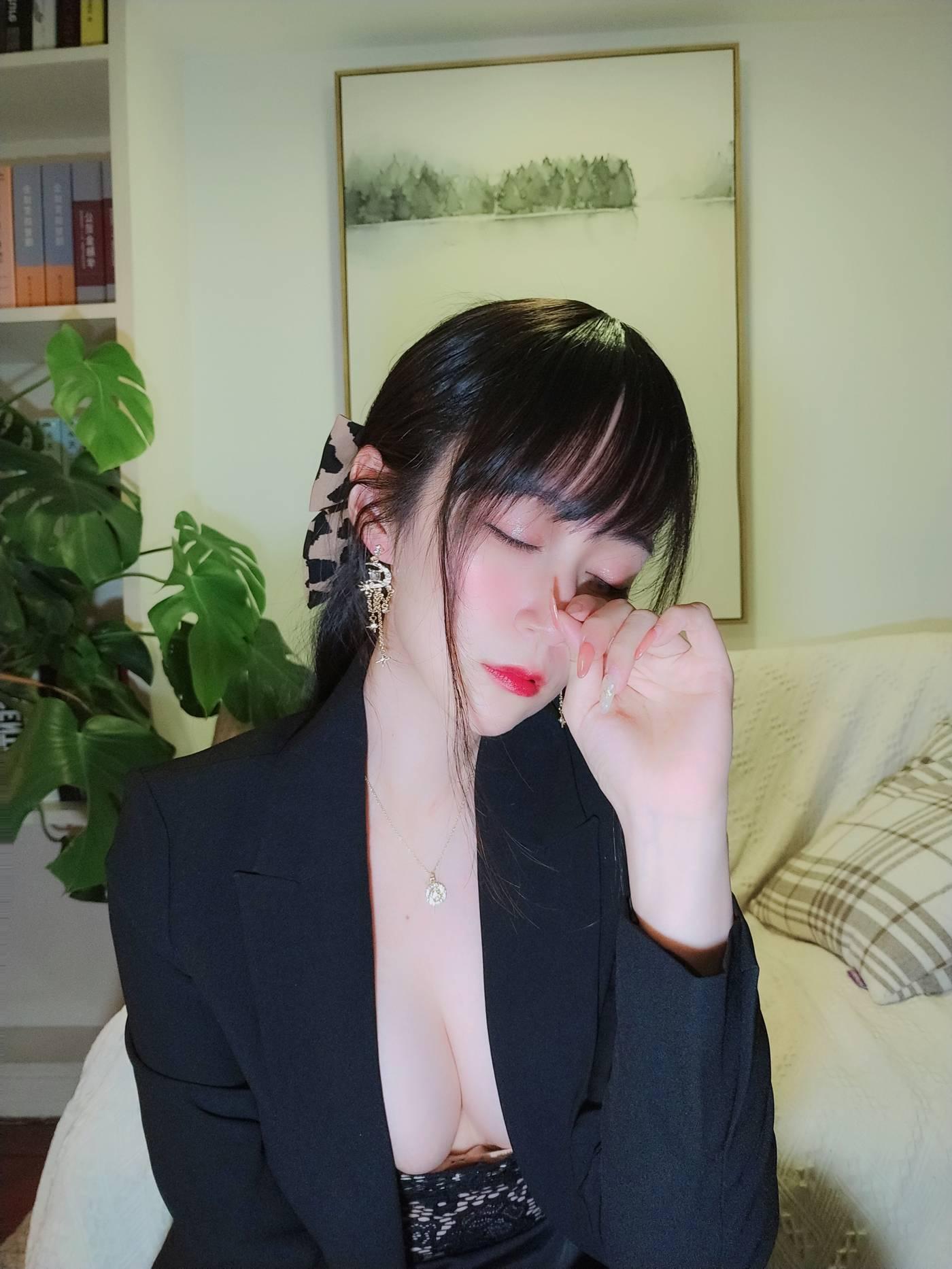白银81 – NO.50 西服自摄 [70P]插图