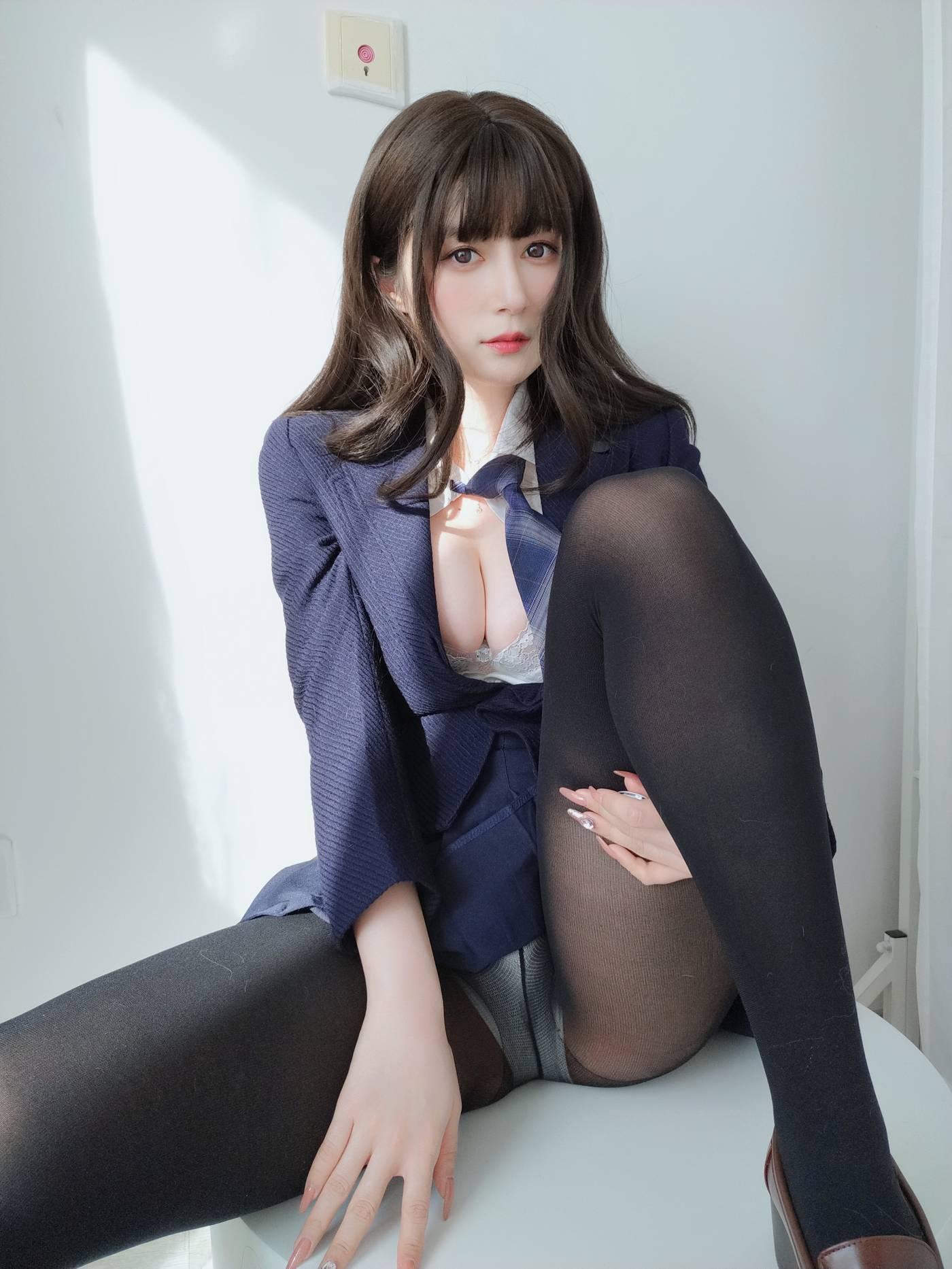 白银81 – NO.81 2022年03月会员合集 (全19期) -2022-03-29 衬衫上的第二个扣子不见了 2[15P]插图5
