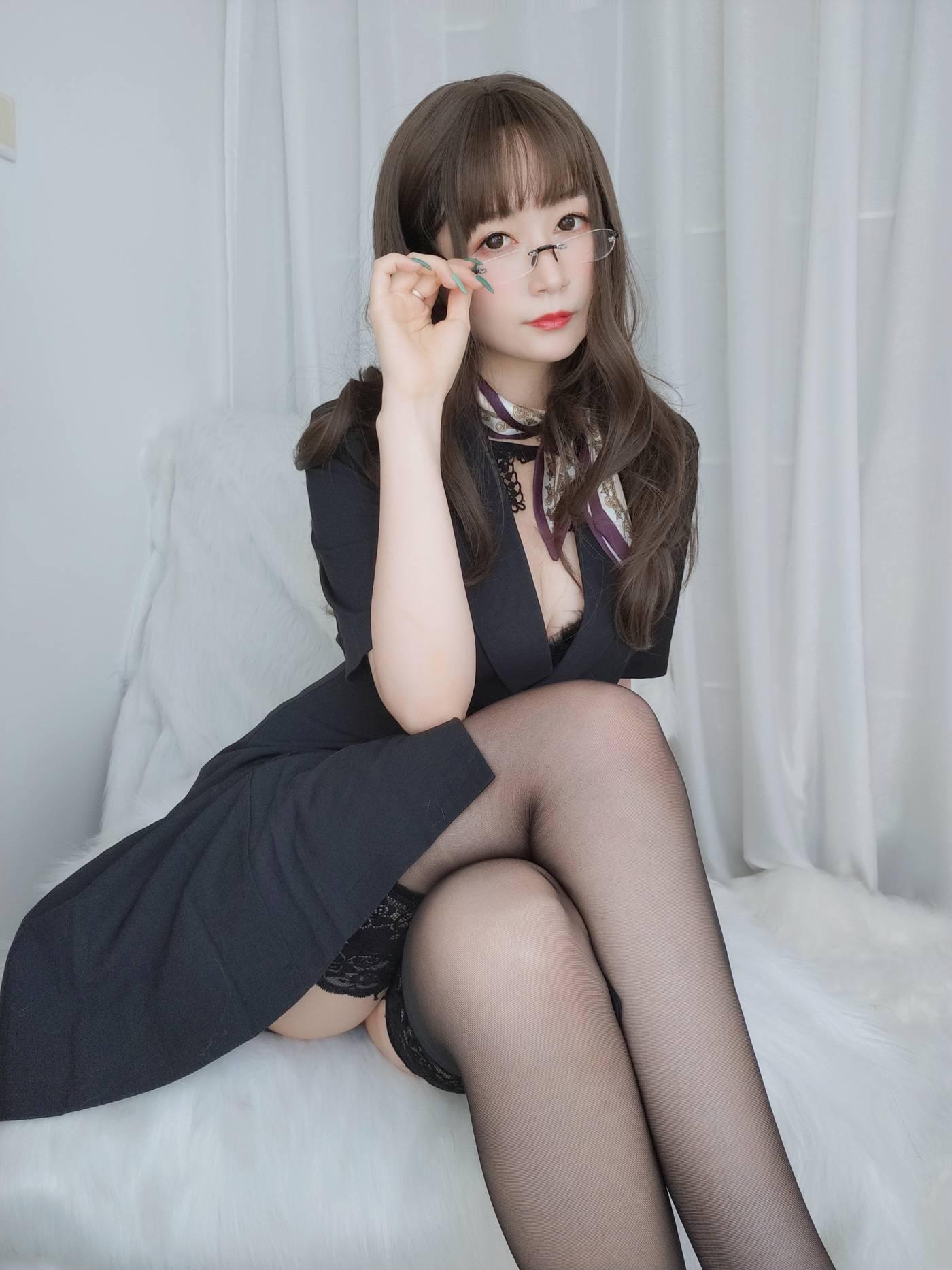 白银81 – NO.32 OL下的内衣 [124P]插图2