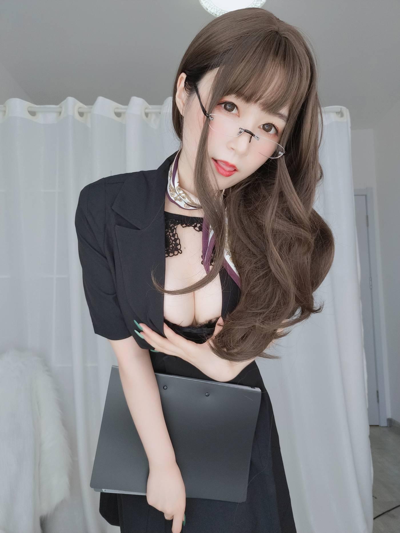 白银81 – NO.32 OL下的内衣 [124P]插图
