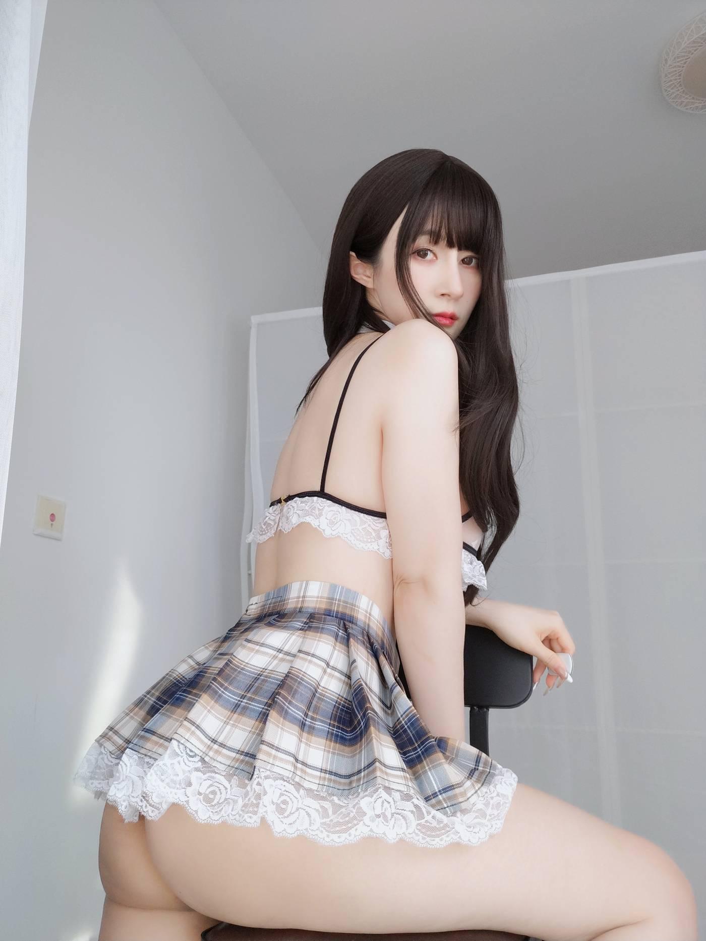 白银81 – NO.84 2022年07月会员部分合集 (2期) -2022-07-16 透明制服 [90P3V-283.03MB][90P]插图5