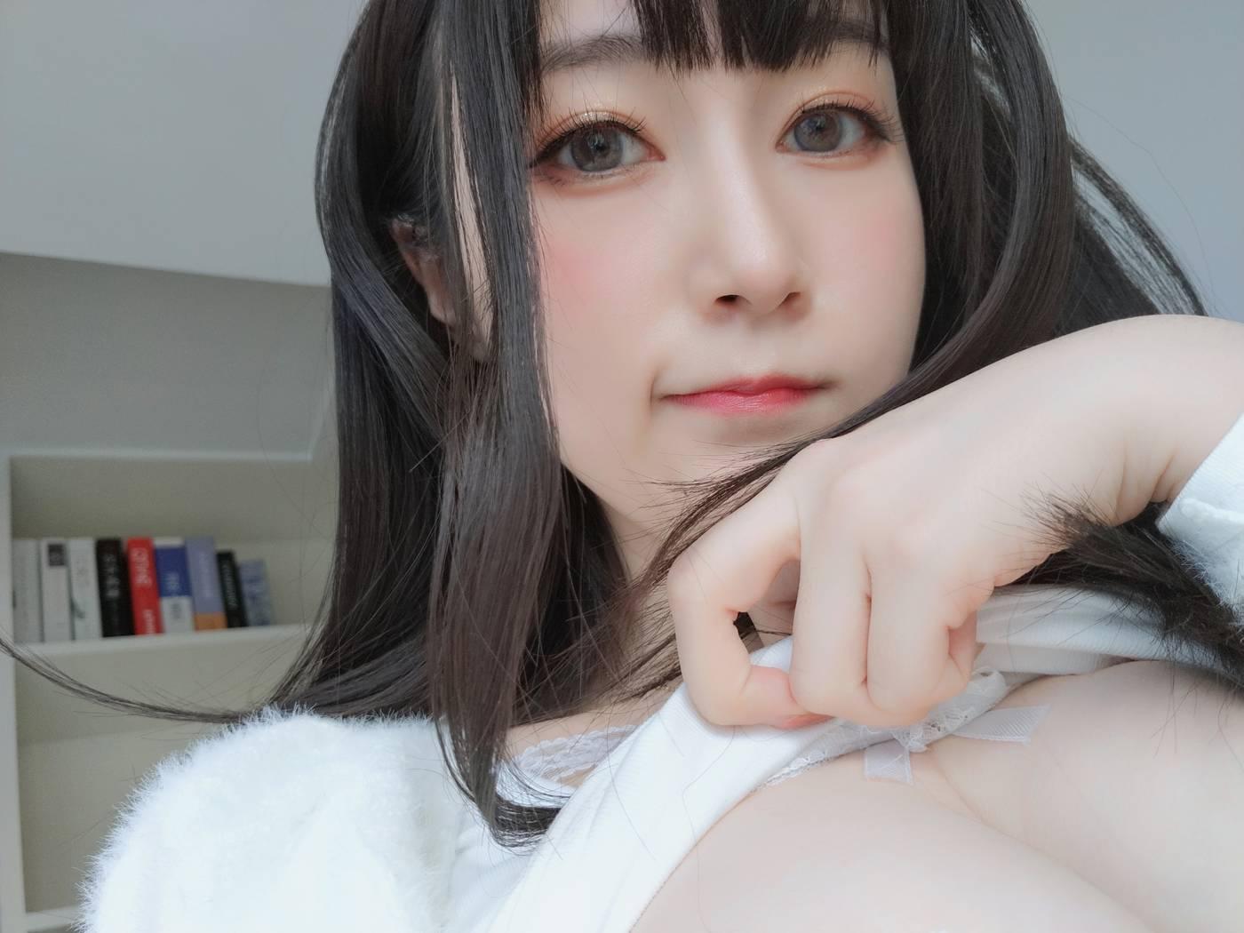 白银81 – 自撮り Vol.47 (動画入り) [121P]插图