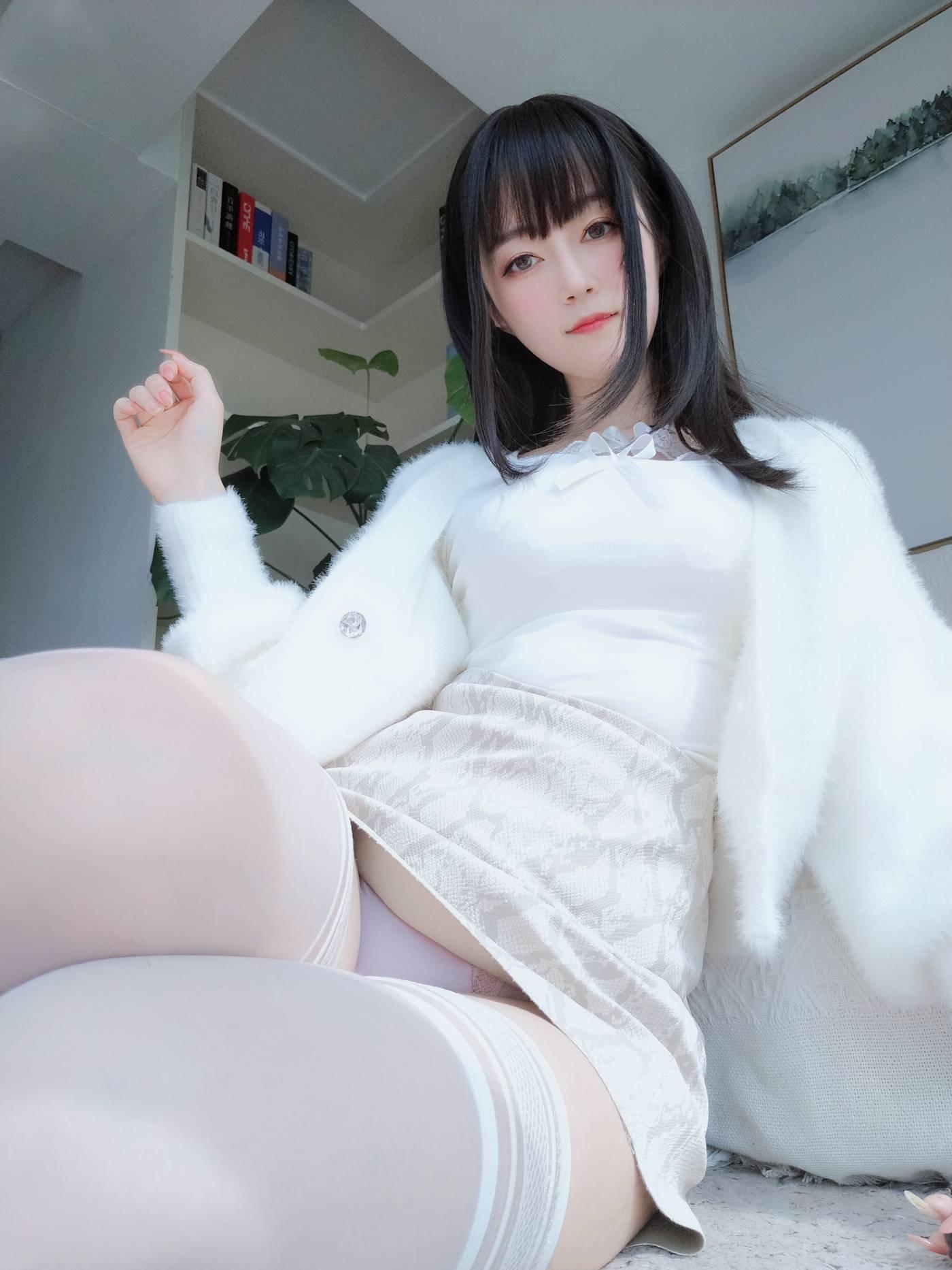 白银81 – 自撮り Vol.47 (動画入り) [121P]插图