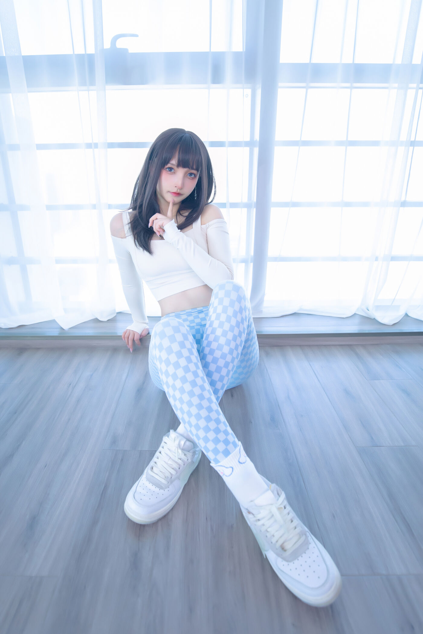 神楽坂真冬  蓝白格 [75P]插图1