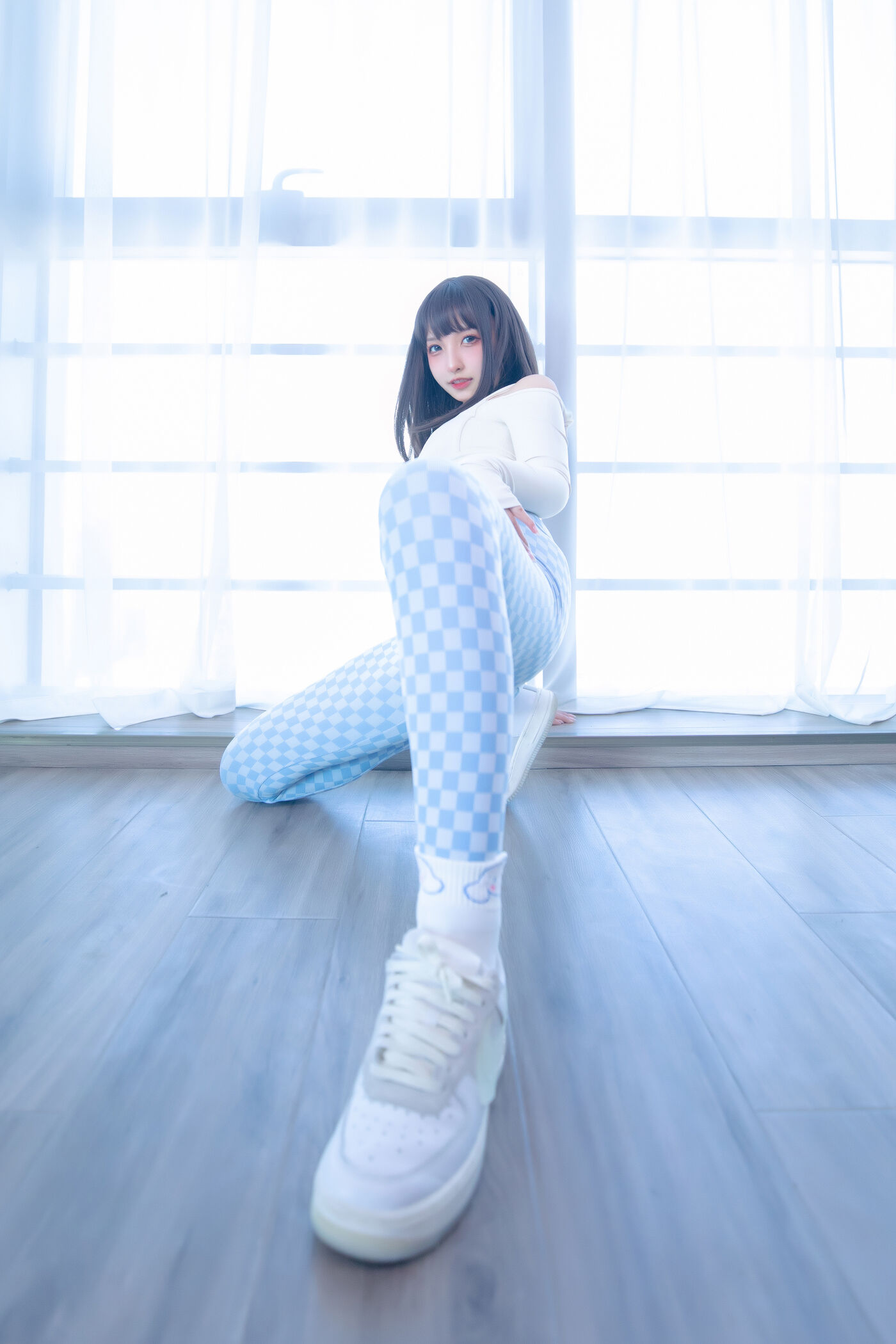 神楽坂真冬  蓝白格 [75P]插图3