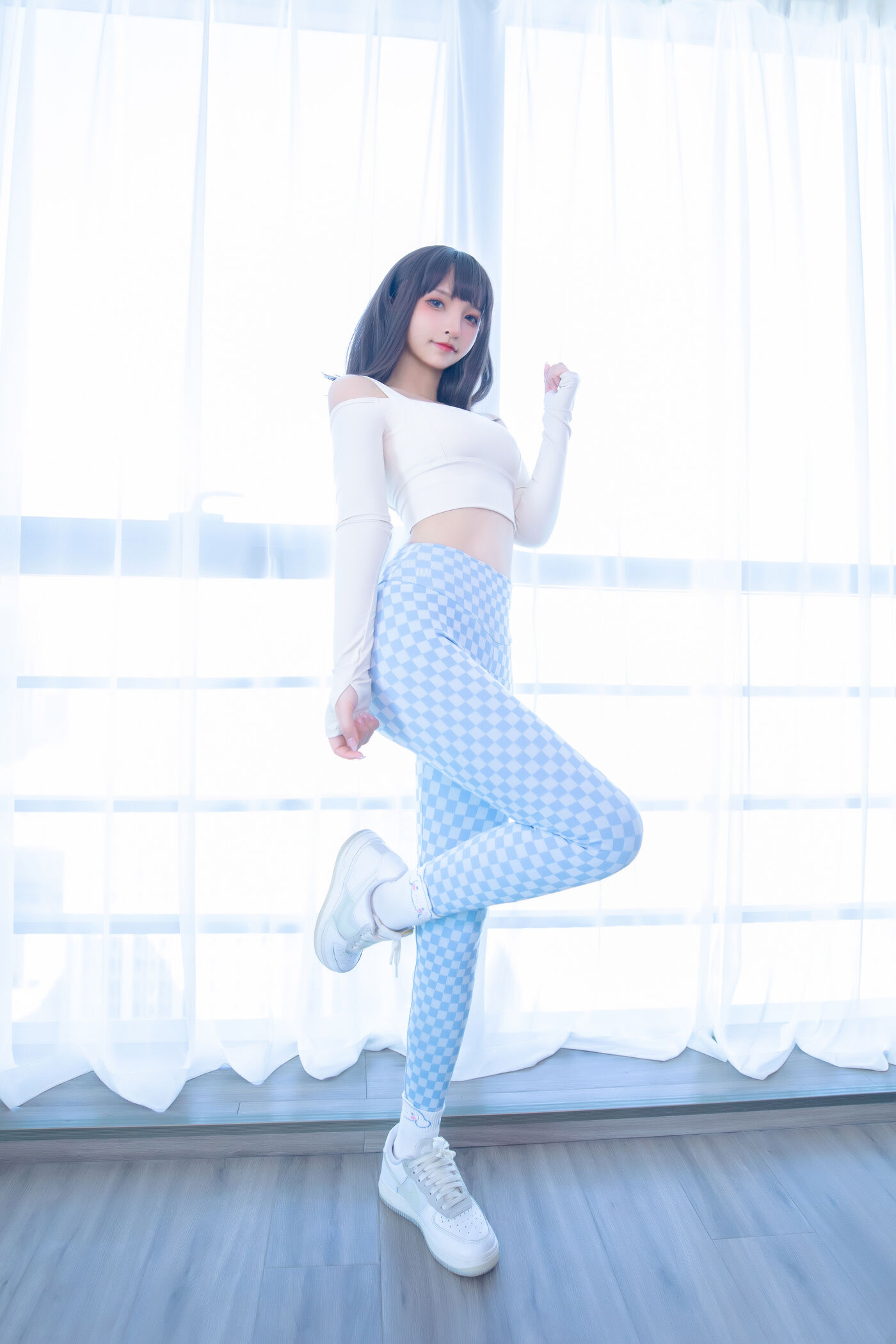 神楽坂真冬  蓝白格 [75P]插图1