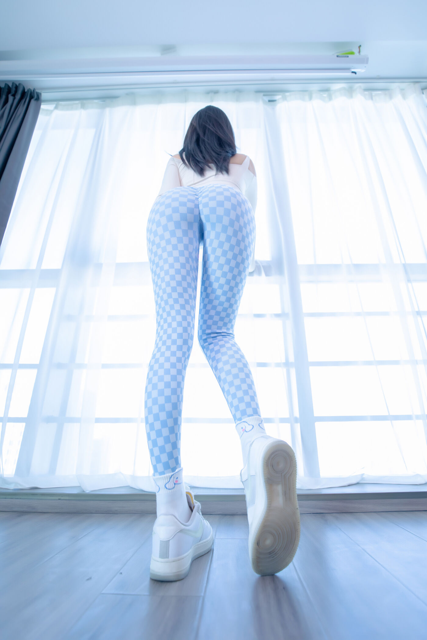 神楽坂真冬  蓝白格 [75P]插图2