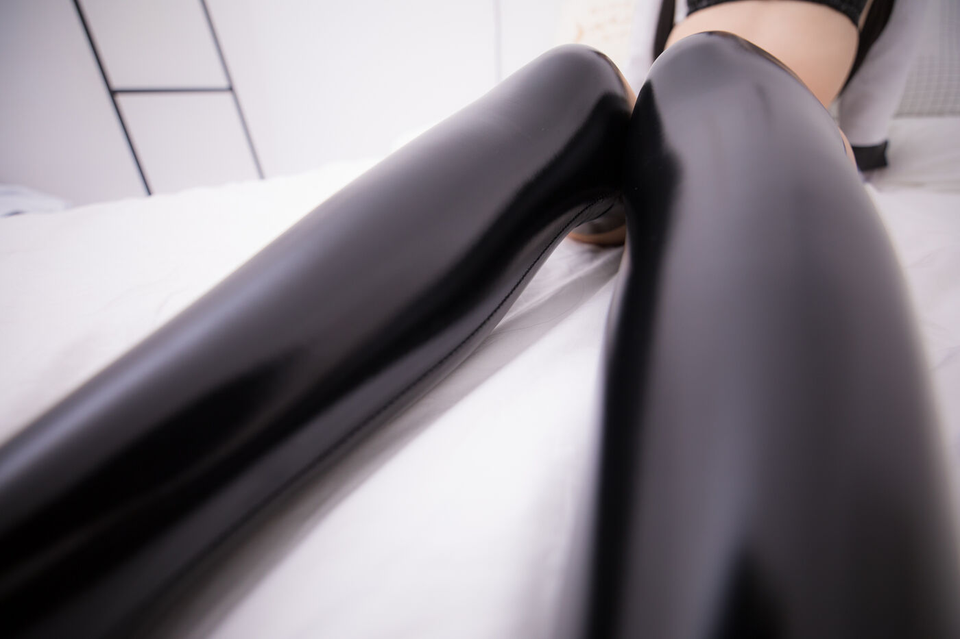神楽坂真冬  ATAGO-LATEX VER (胶袜) [150P]插图3