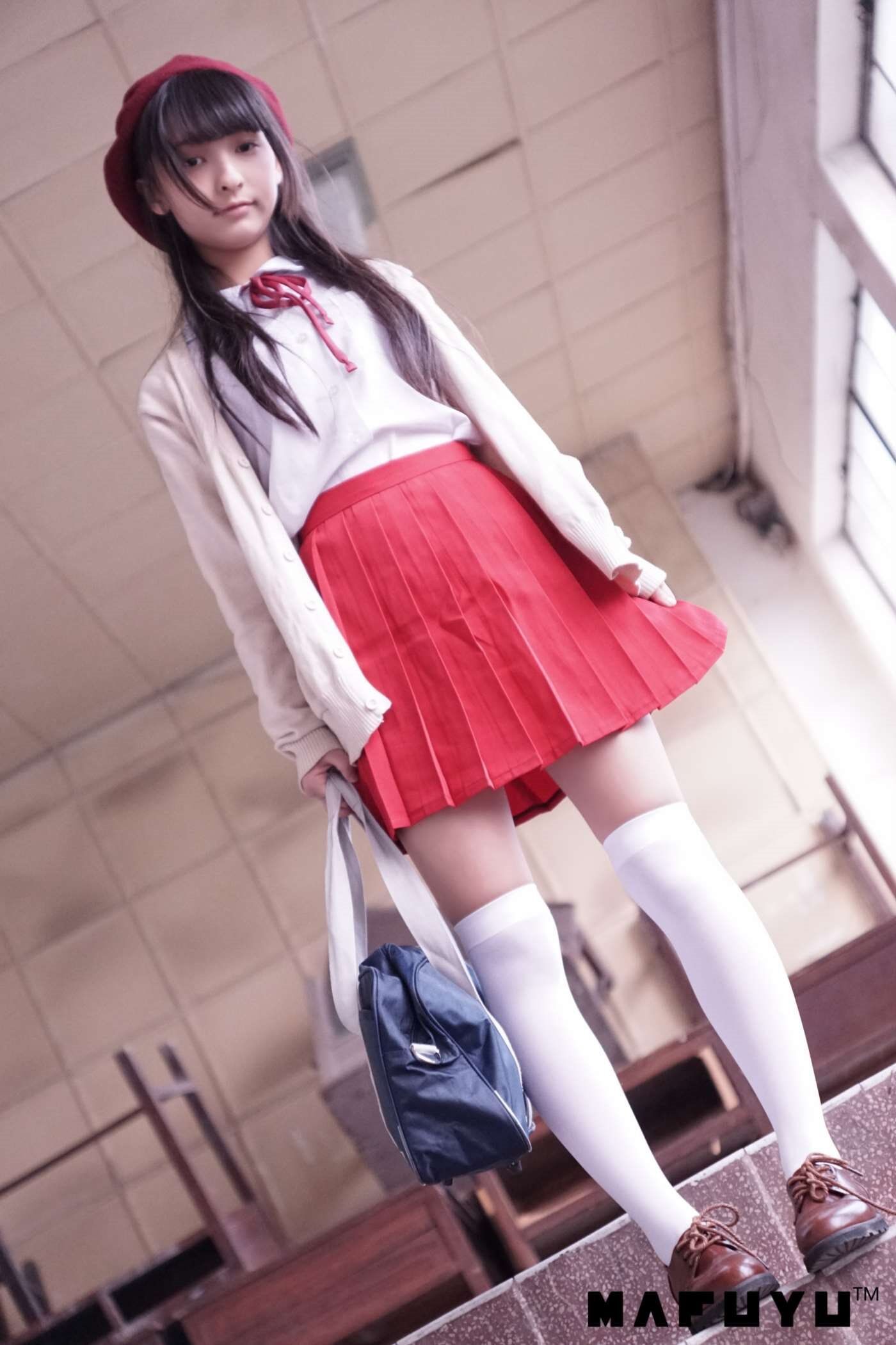 神楽坂真冬  红JK白过膝系列 [187P]插图3