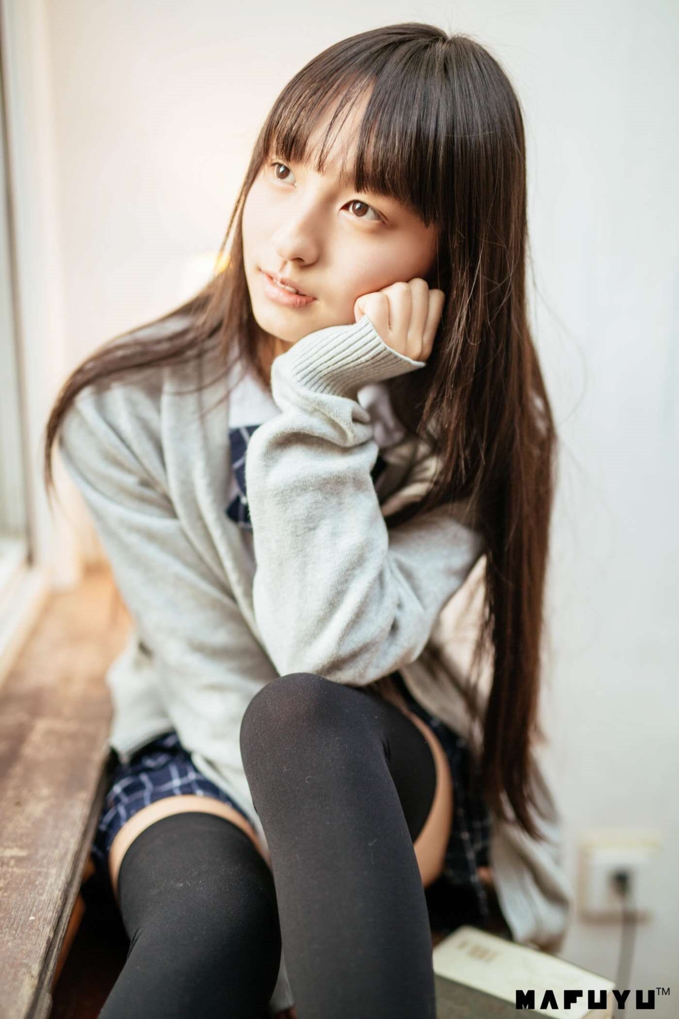 神楽坂真冬 JK2 [47P]插图2
