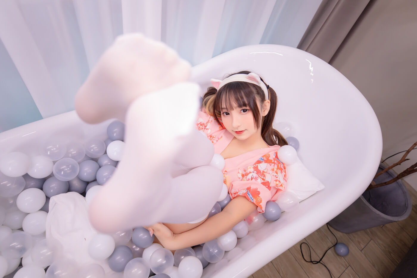 神楽坂真冬  ガールズパフェ》雪糕少女 (絶対企画) [150P]插图1