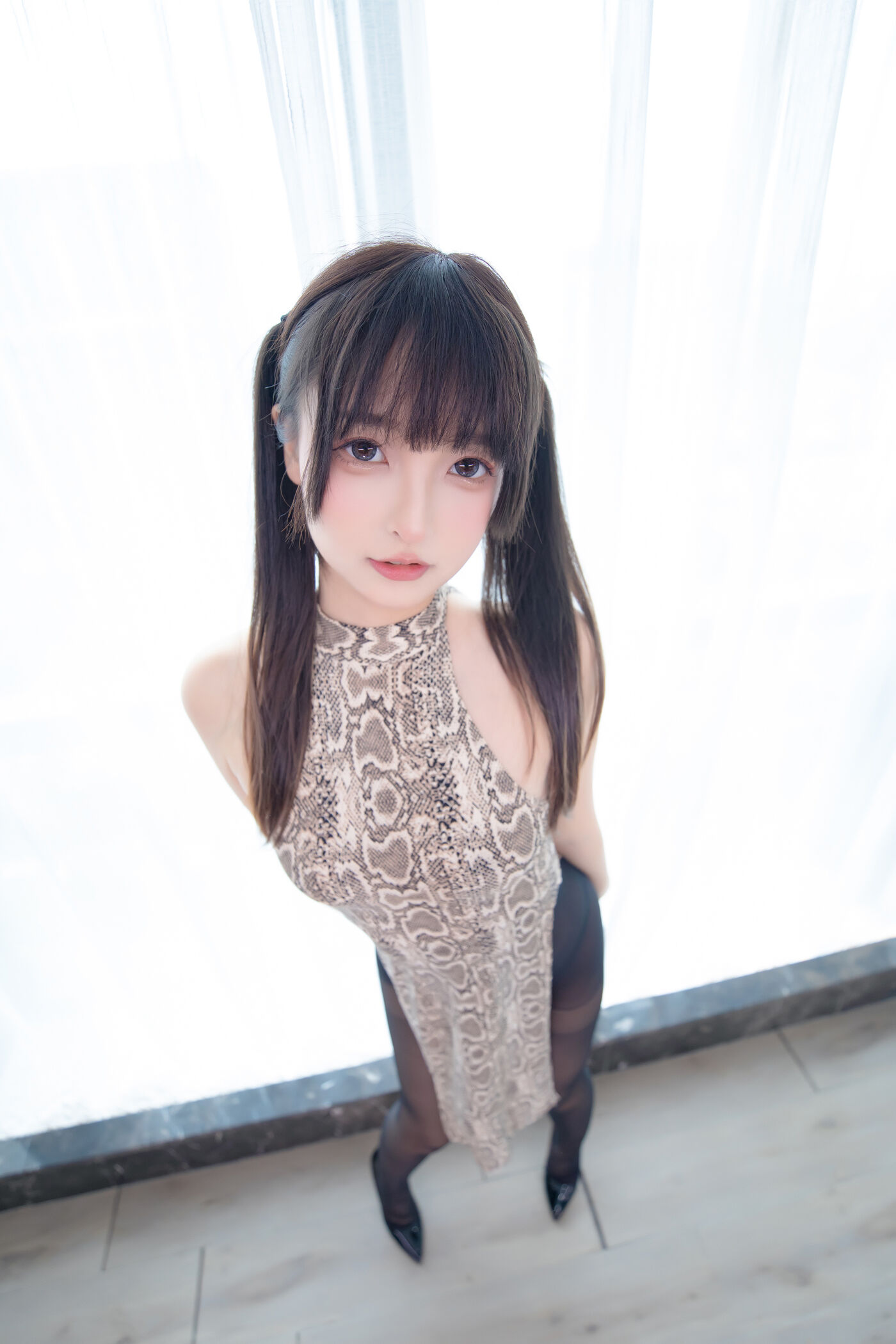 神楽坂真冬  蟒纹旗袍 [75P]插图2