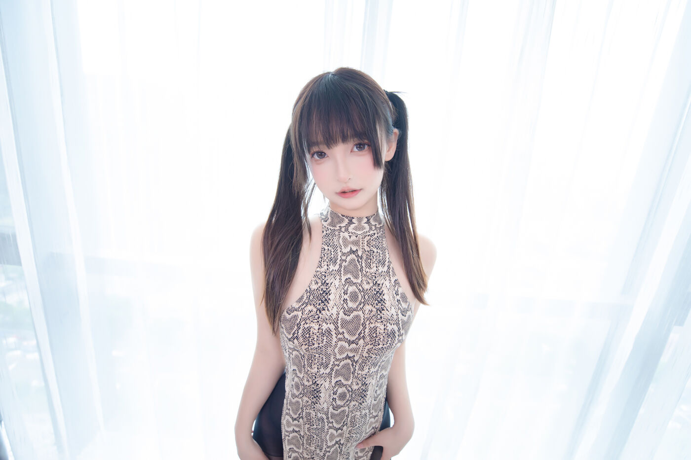 神楽坂真冬  蟒纹旗袍 [75P]插图3