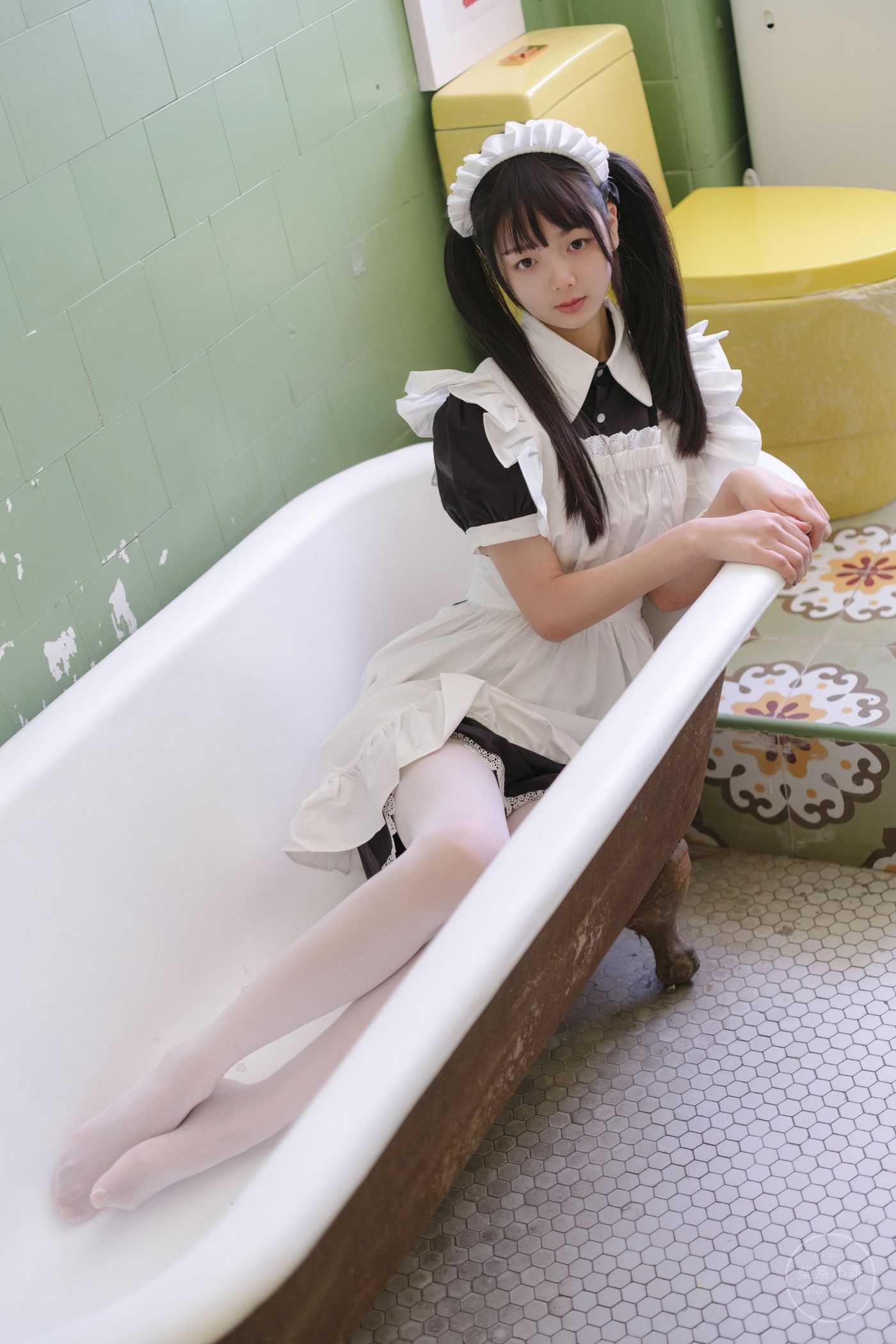 稚乖画册 夜夜 白丝女仆 [100P]插图1