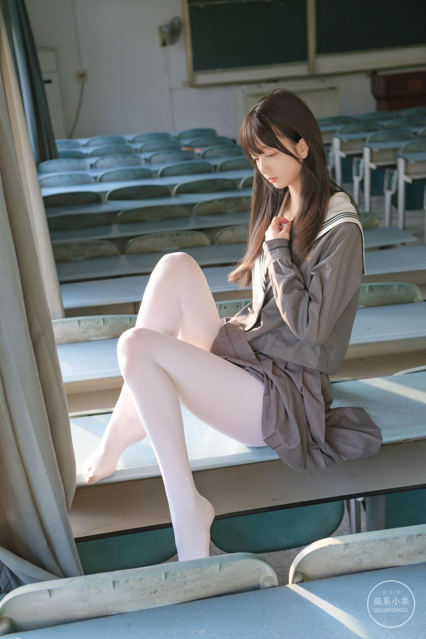 稚乖画册 夜夜 教室 [63P]插图1