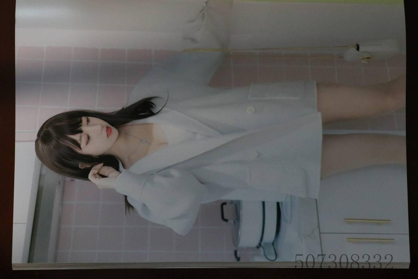 过期米线线喵 – NO.90 实体写真肉丝 [77P]插图1