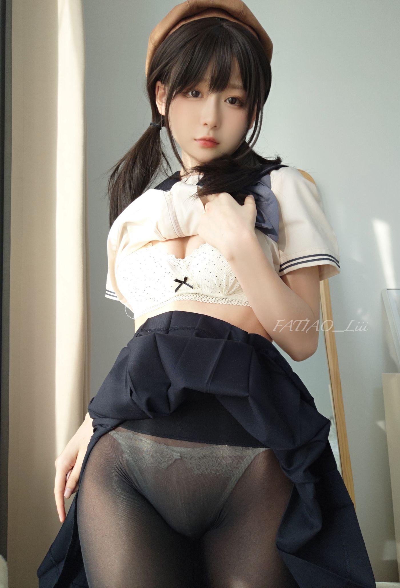 迷之呆梨 NO.030 fantia 2023年02月合集-2023-02-05 制服の中に何を着ているのか見たいですか[28P]插图3