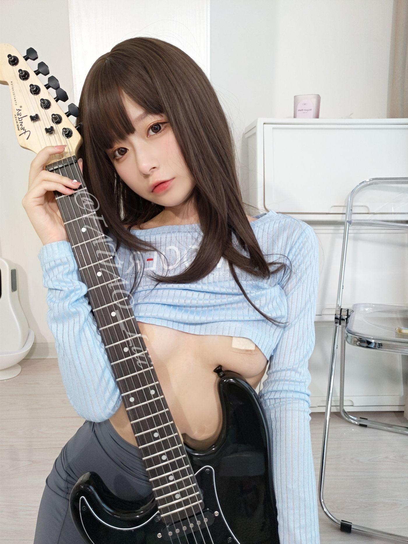 迷之呆梨 NO.004 吉他妹妹[100P]插图4