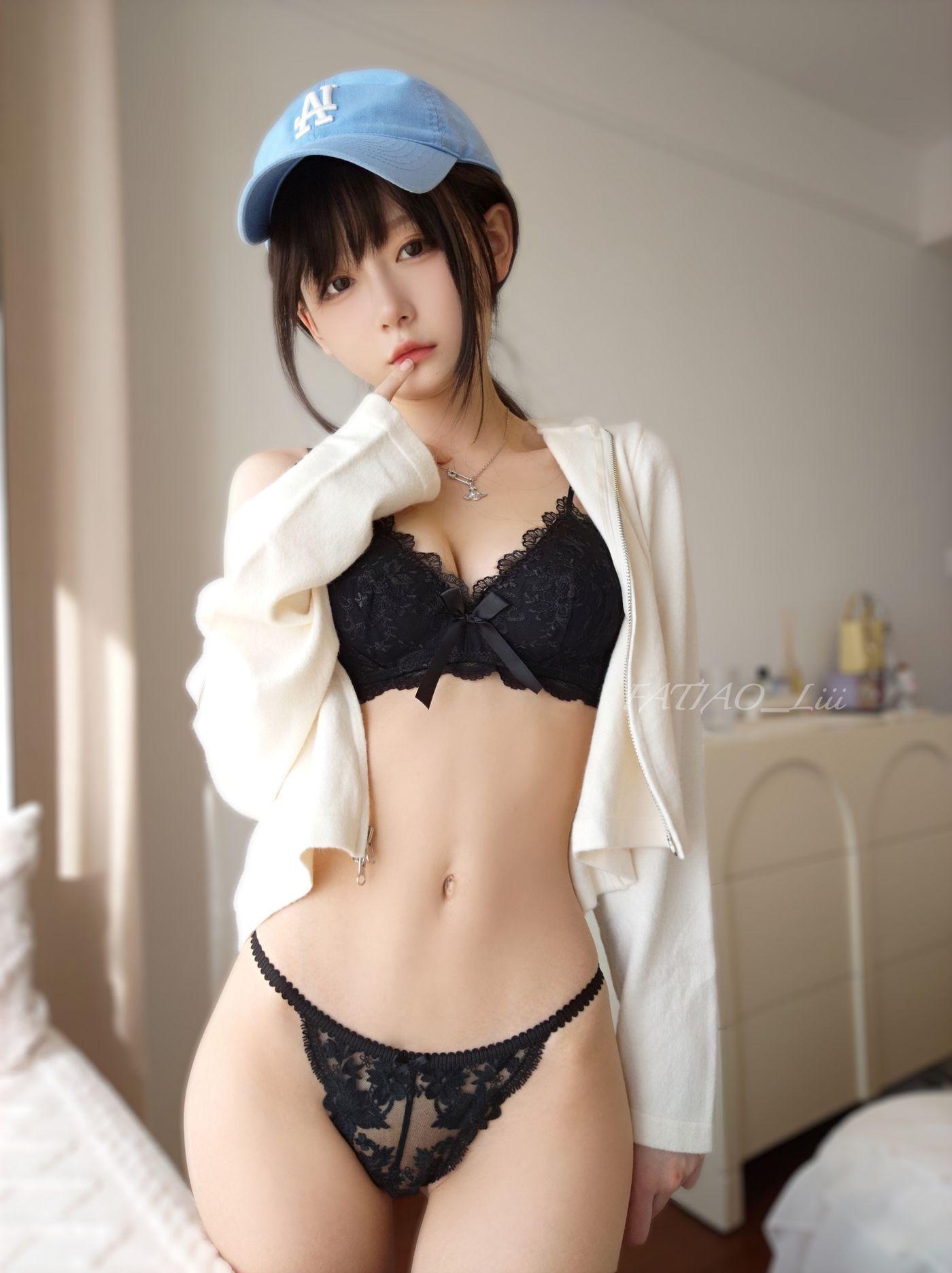 迷之呆梨 NO.024 fantia 2022年10月合集-2022-10-28 あなたは私が眼鏡をかける方がもっと好きですか？[19P]插图
